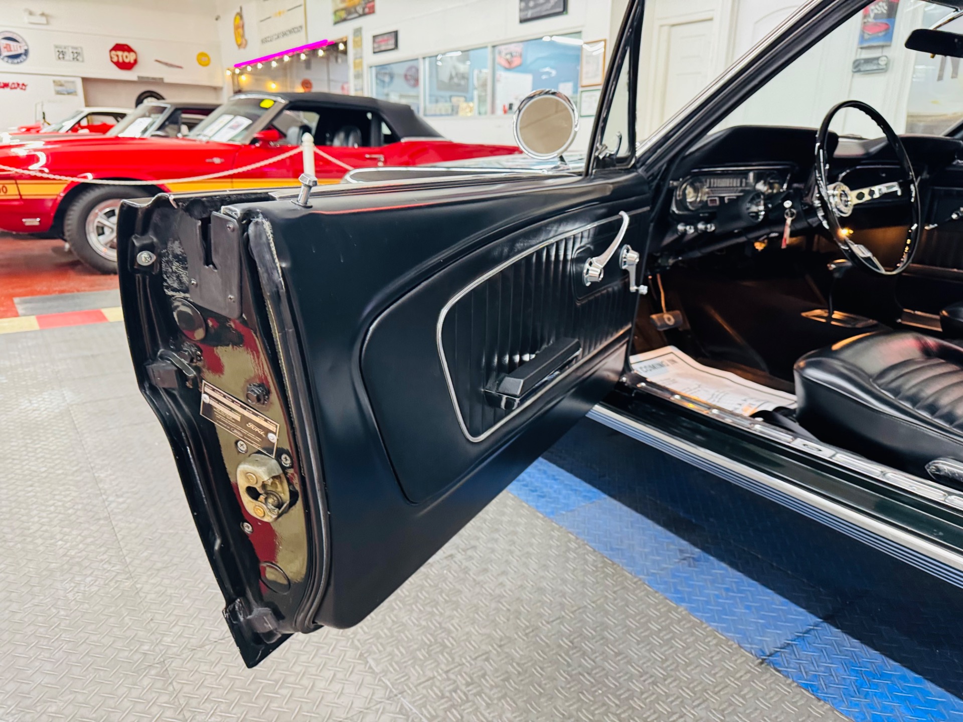 1965 Ford Mustang 34