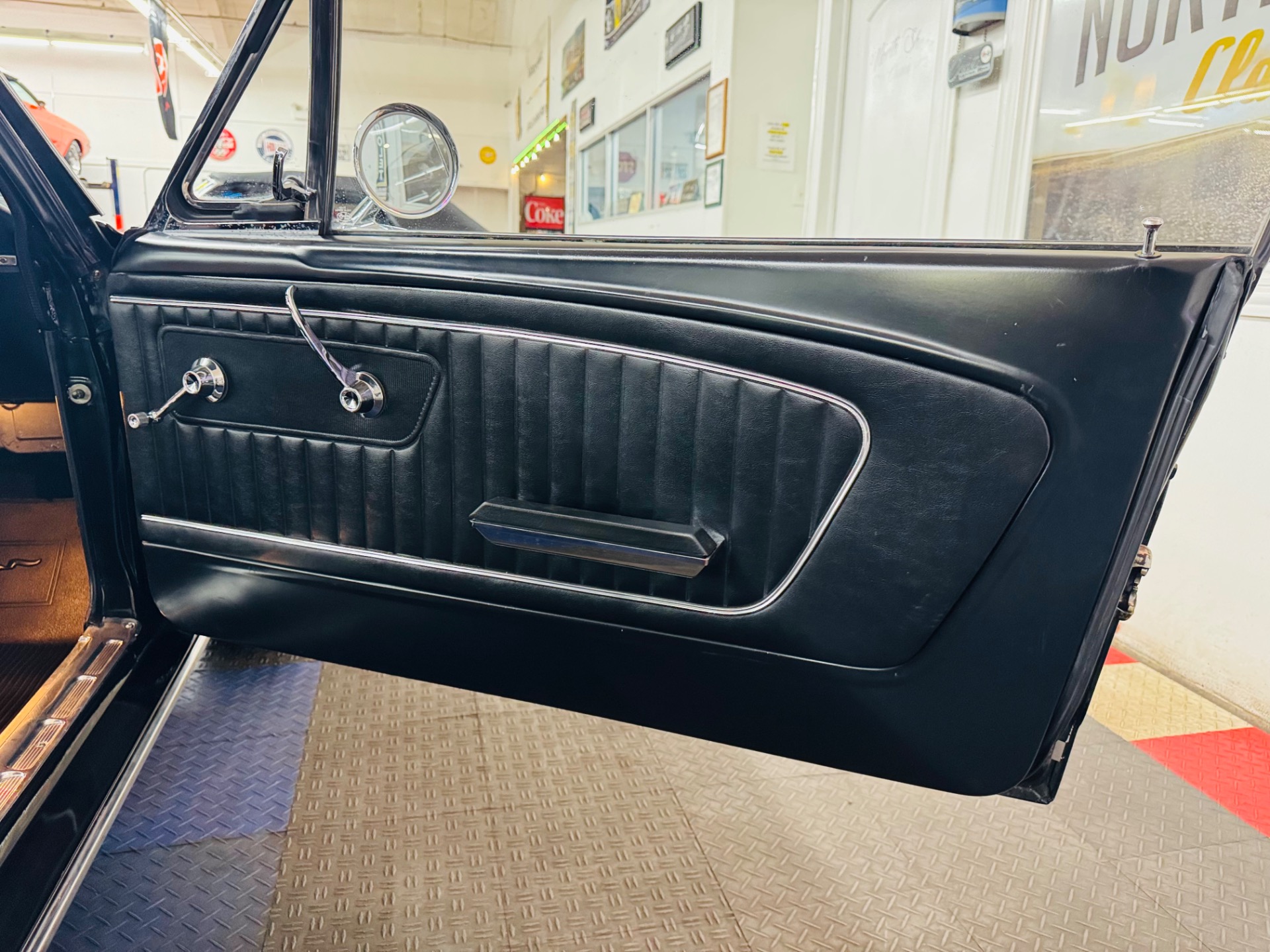 1965 Ford Mustang 43