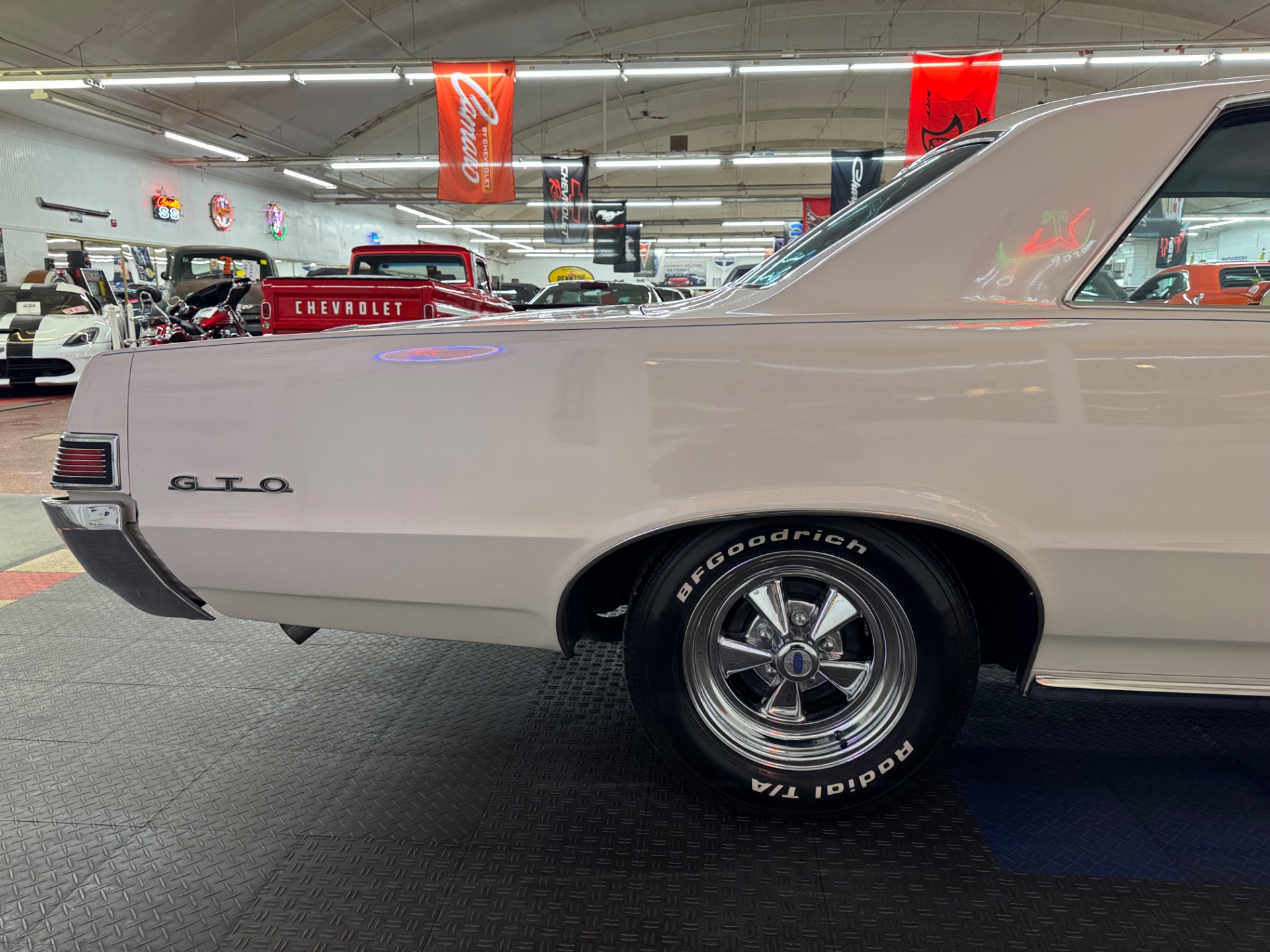 1965 Pontiac GTO 28
