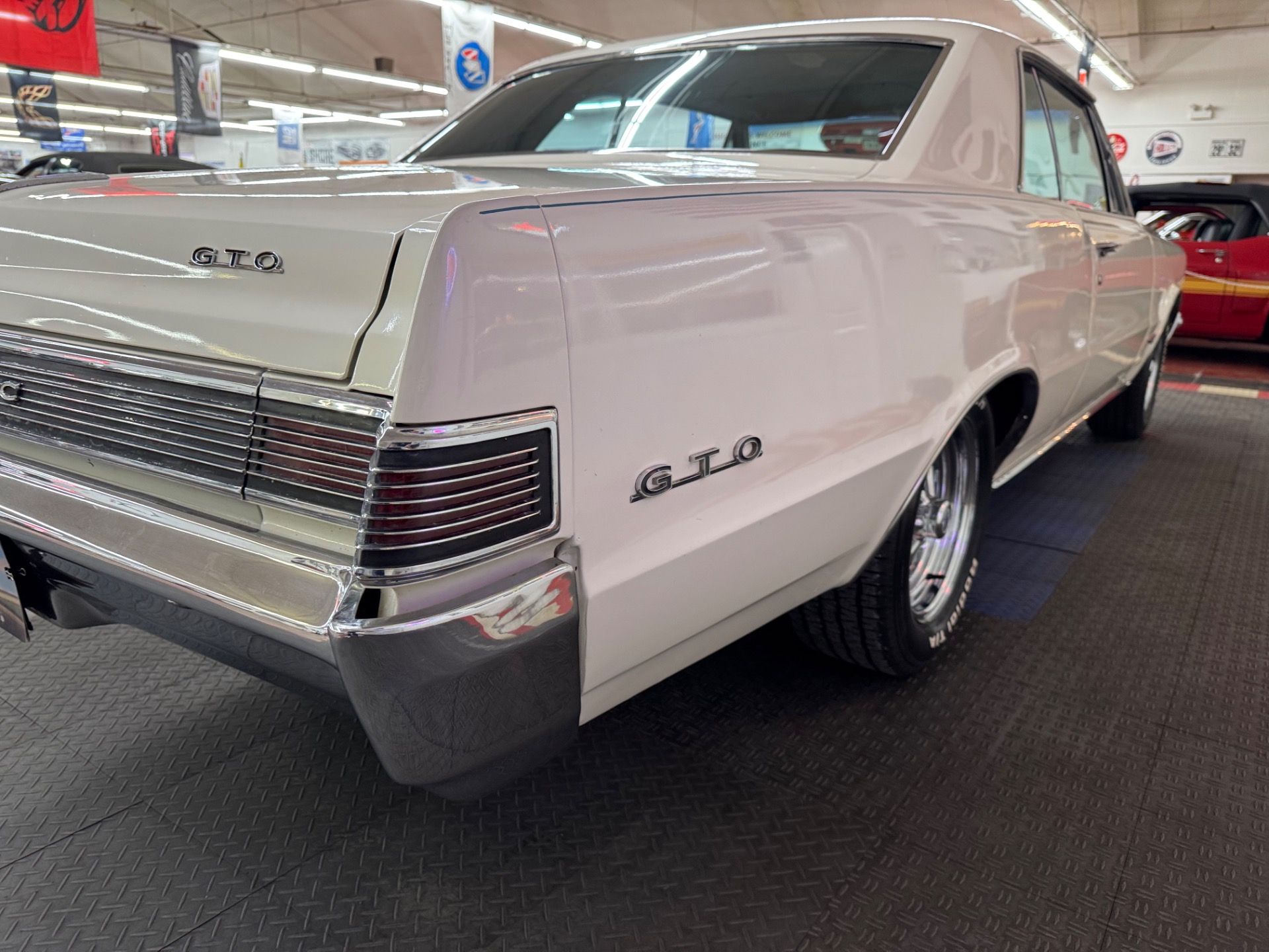 1965 Pontiac GTO 31