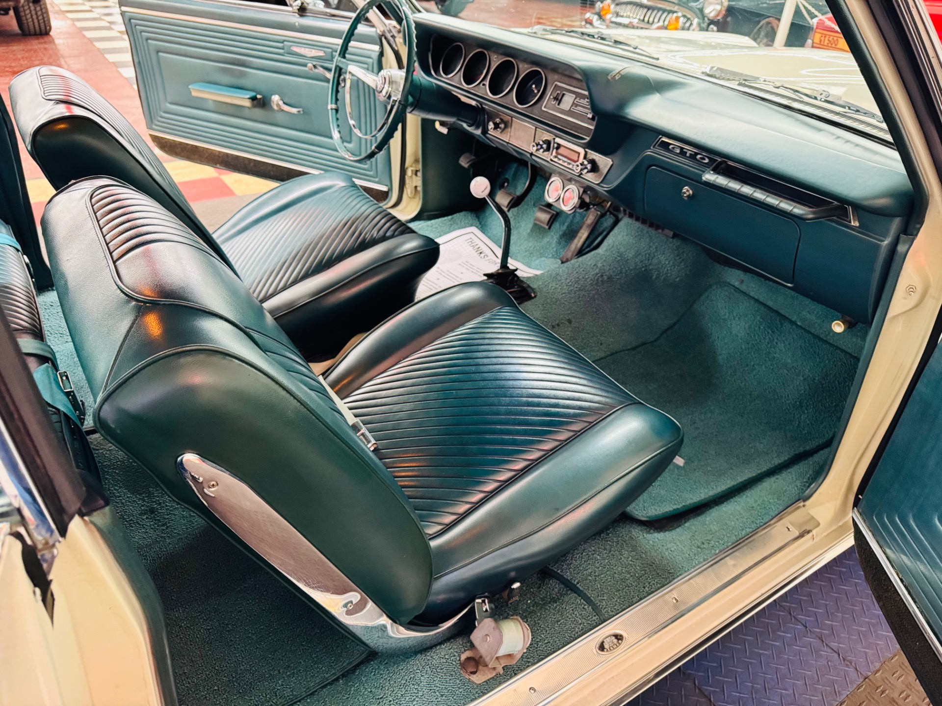 1965 Pontiac GTO 43