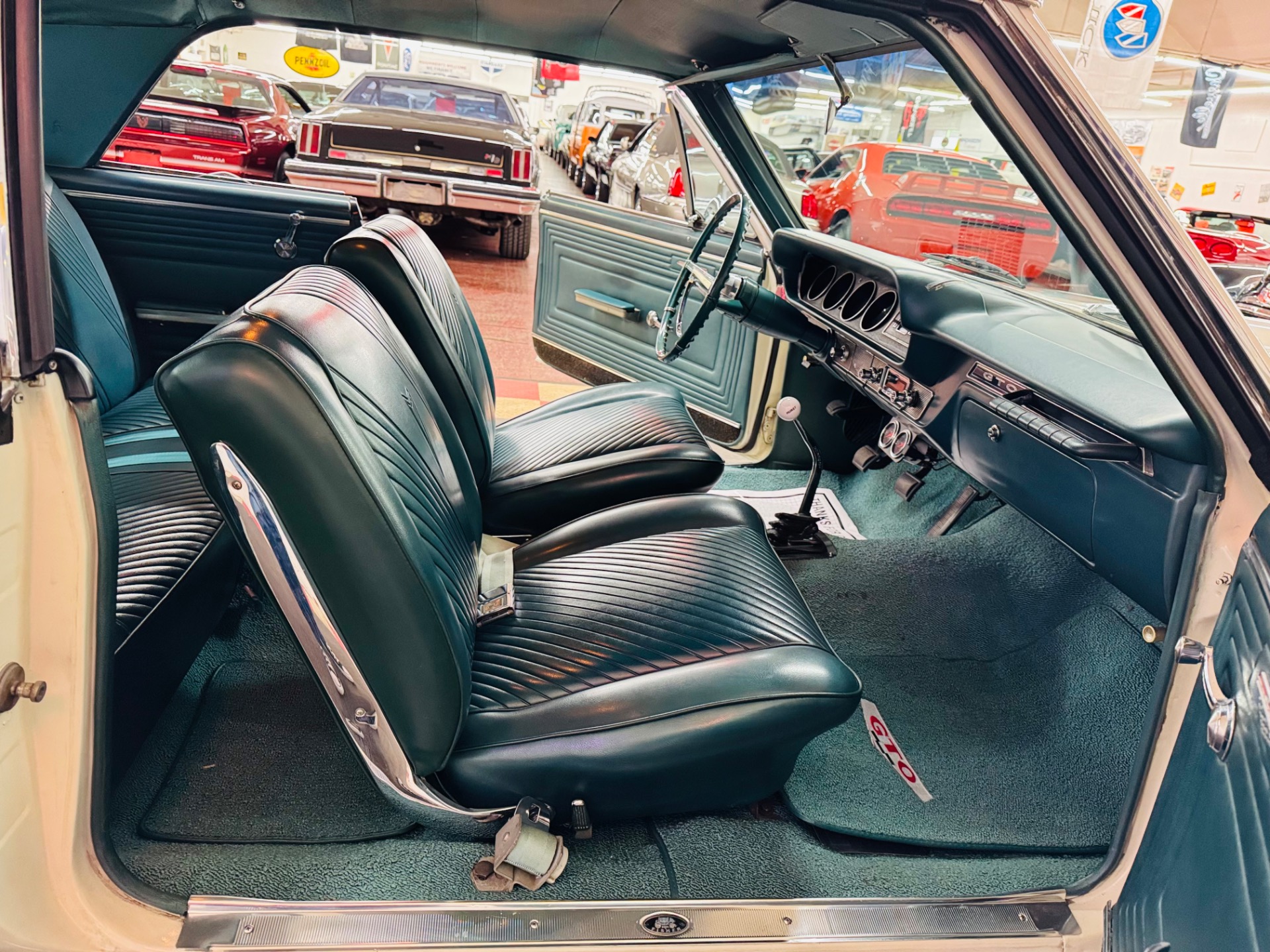 1965 Pontiac GTO 44