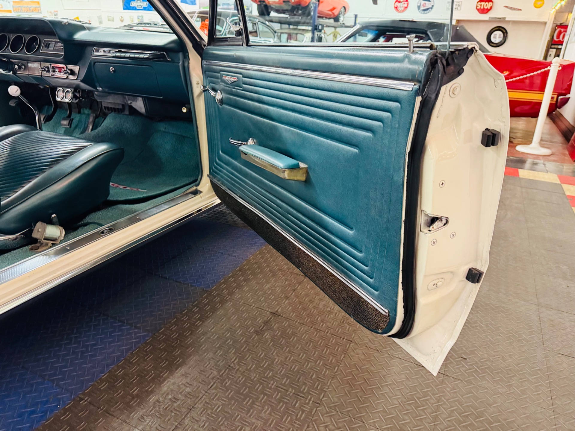1965 Pontiac GTO 47