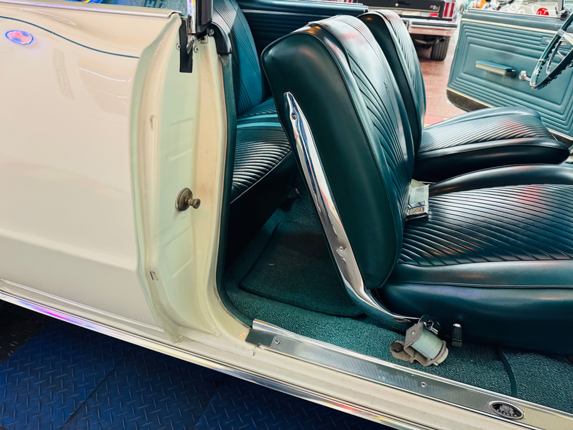 1965 Pontiac GTO 48