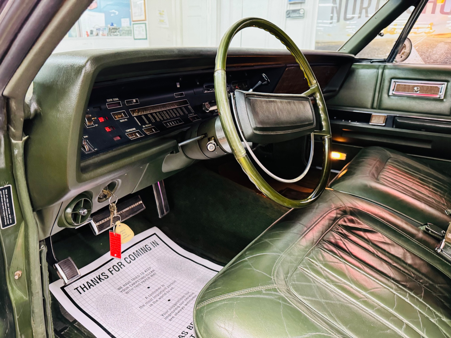 1969 Chrysler Imperial 28