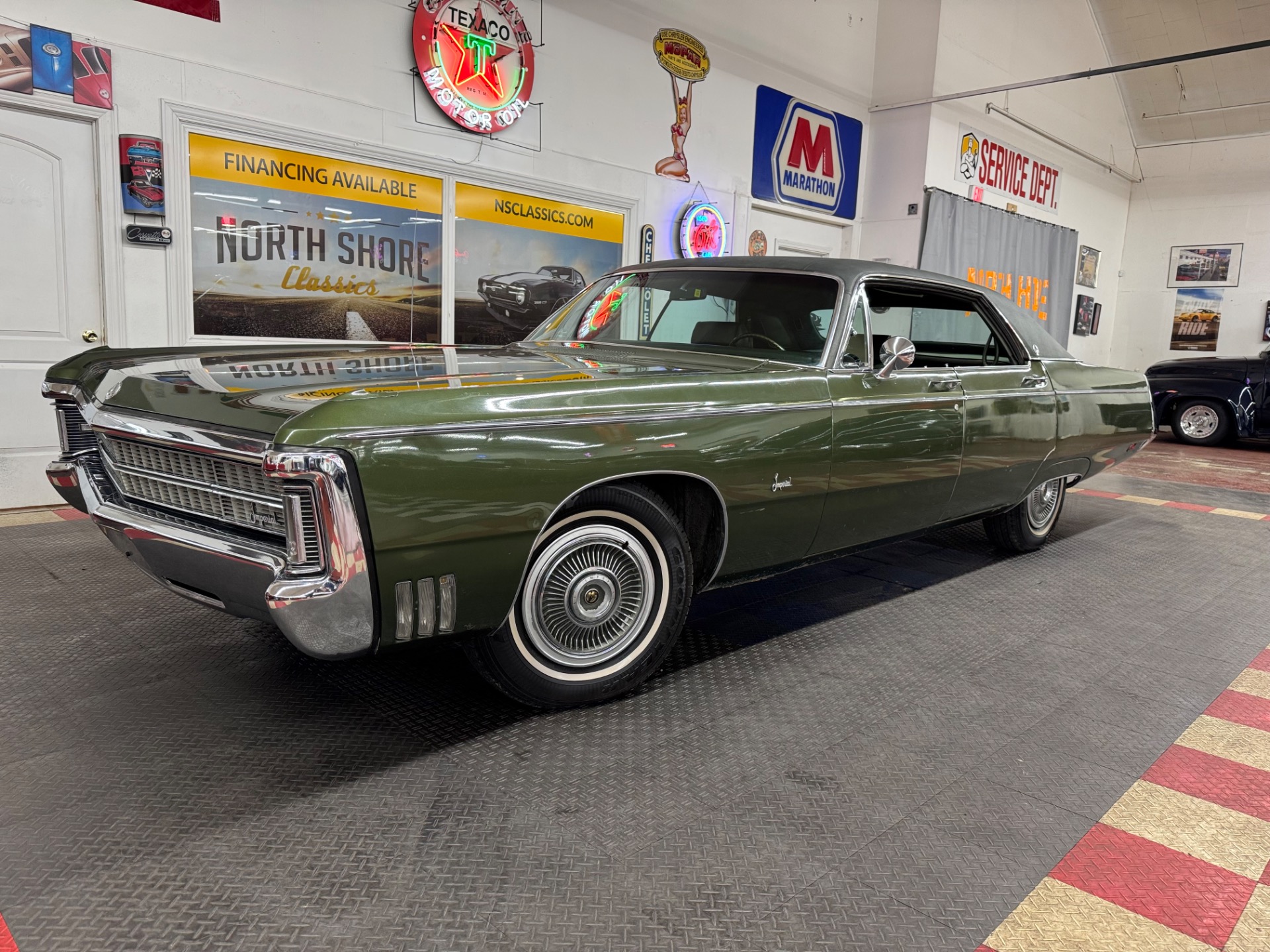 1969 Chrysler Imperial 2