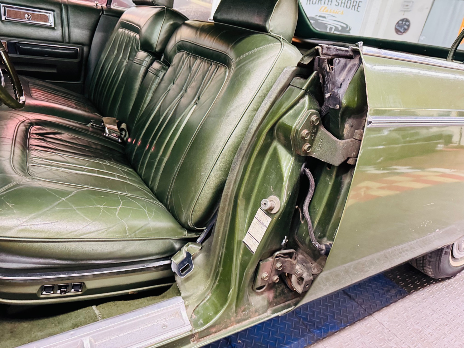 1969 Chrysler Imperial 33