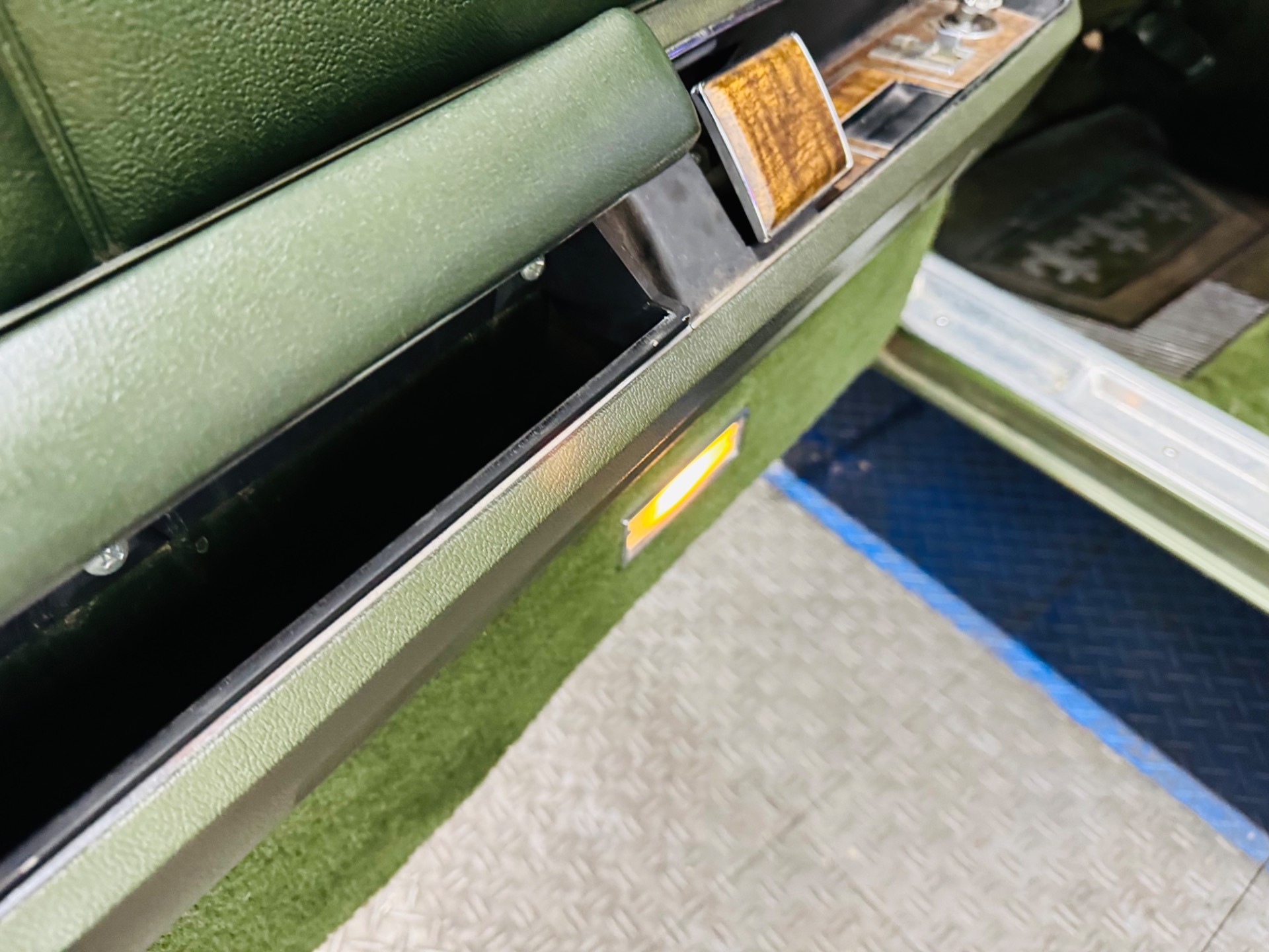 1969 Chrysler Imperial 39