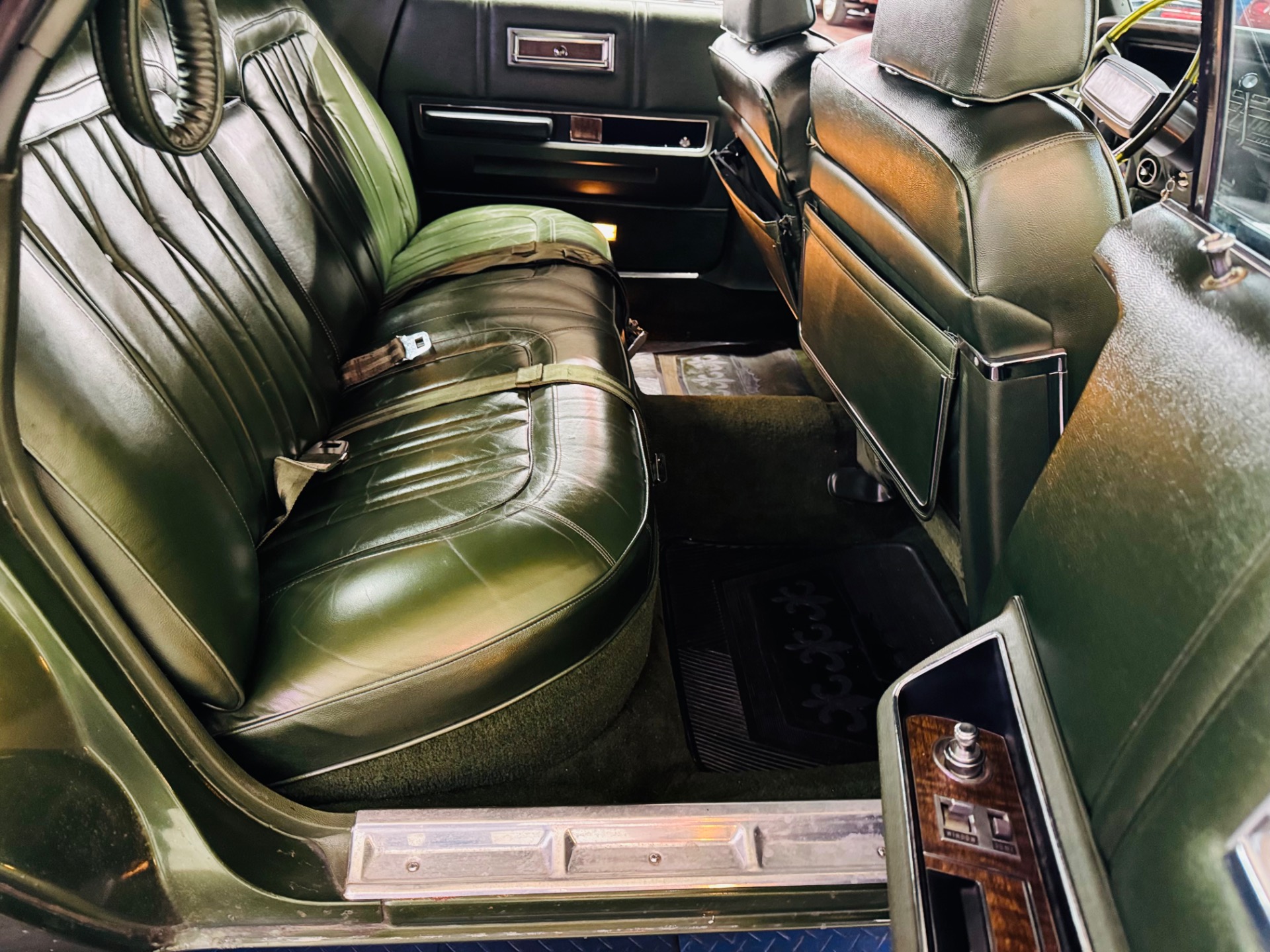 1969 Chrysler Imperial 40