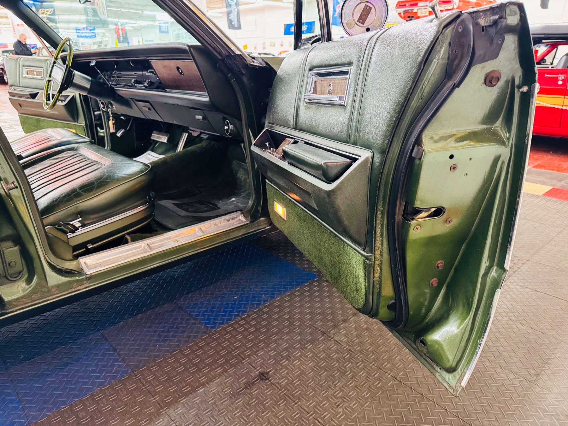 1969 Chrysler Imperial 48