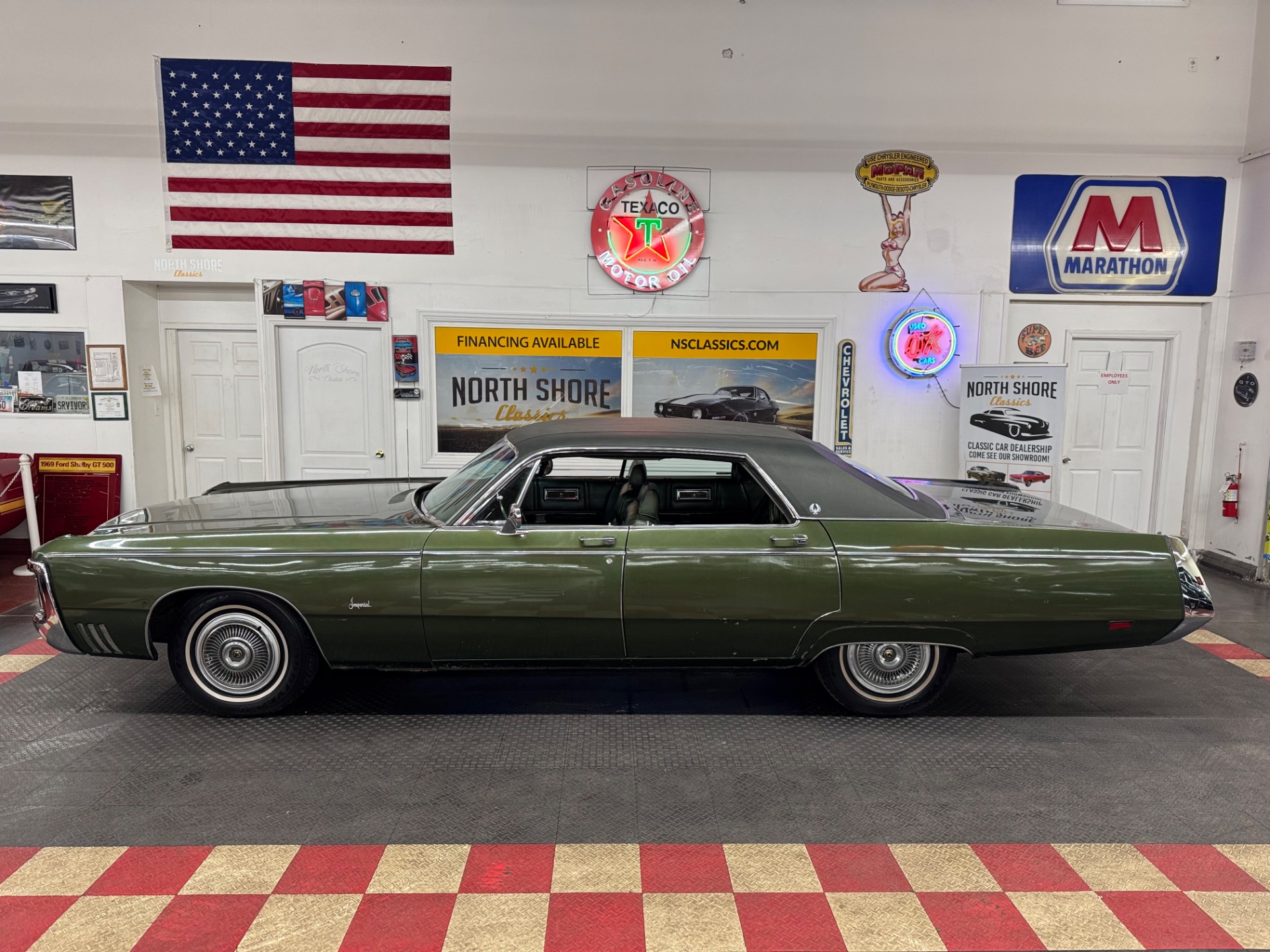 1969 Chrysler Imperial 4