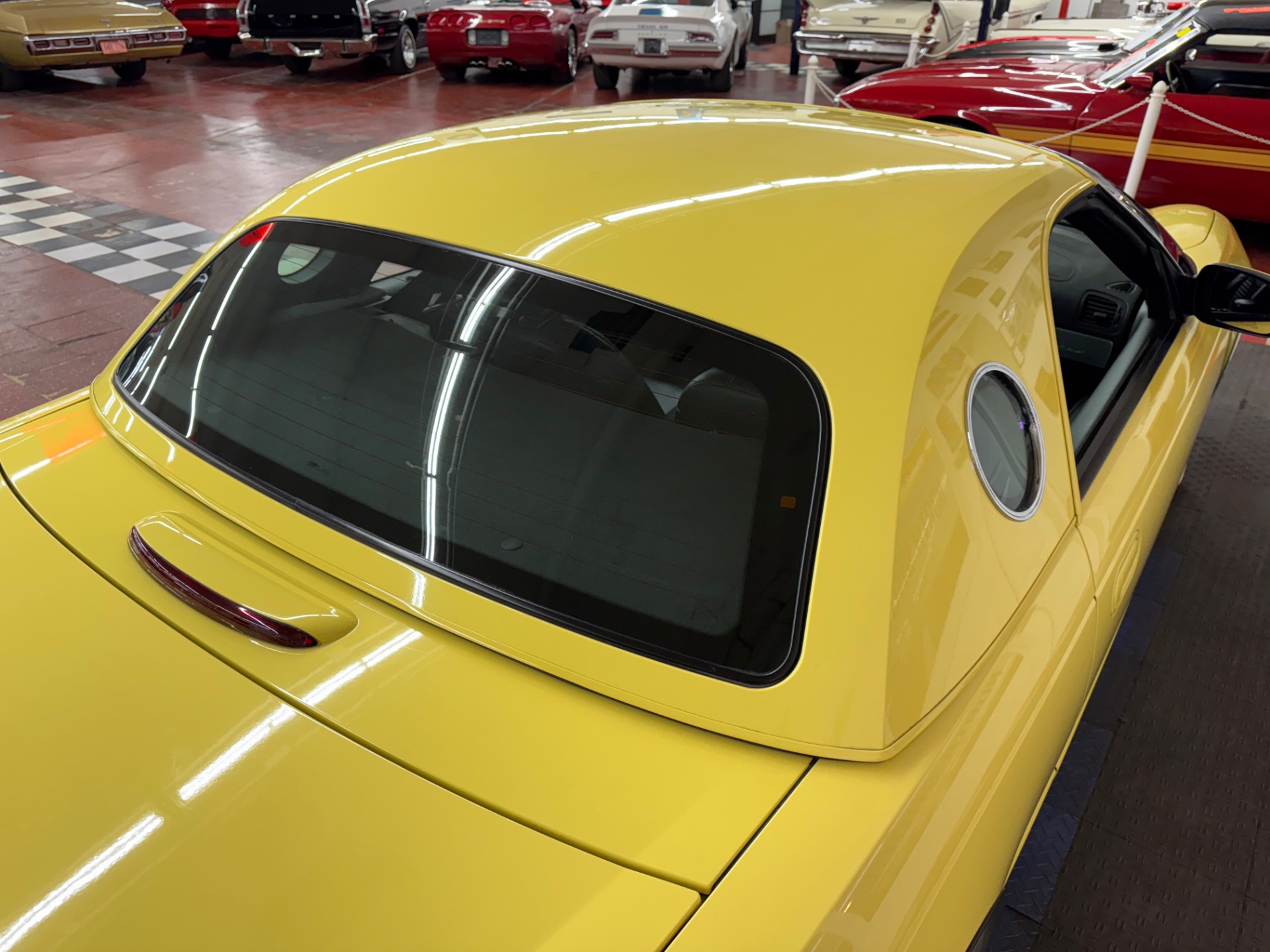 2002 Ford Thunderbird 15