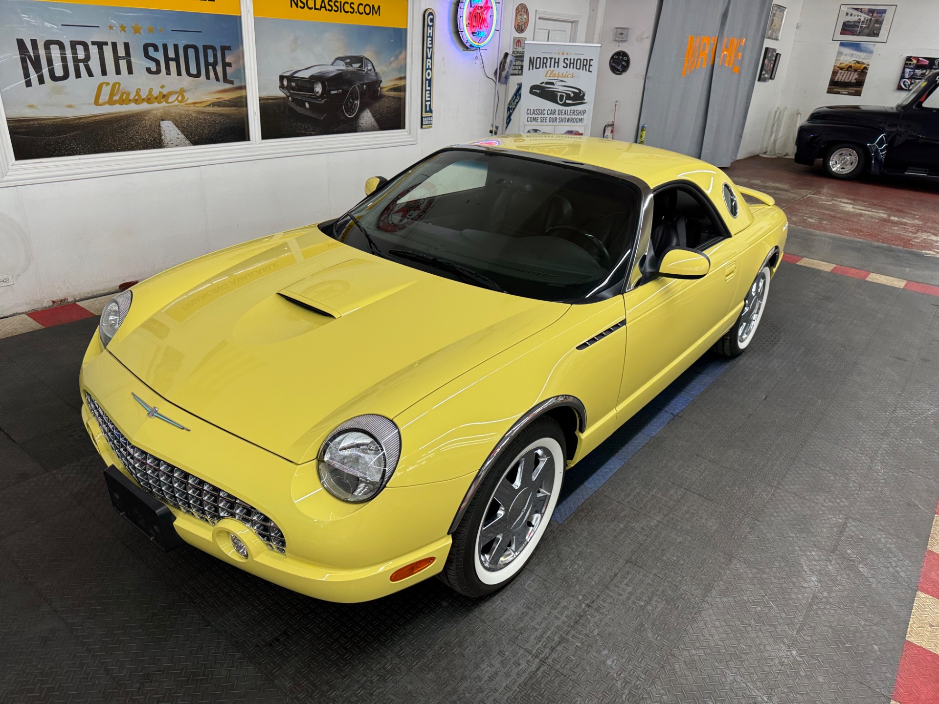 2002 Ford Thunderbird 18