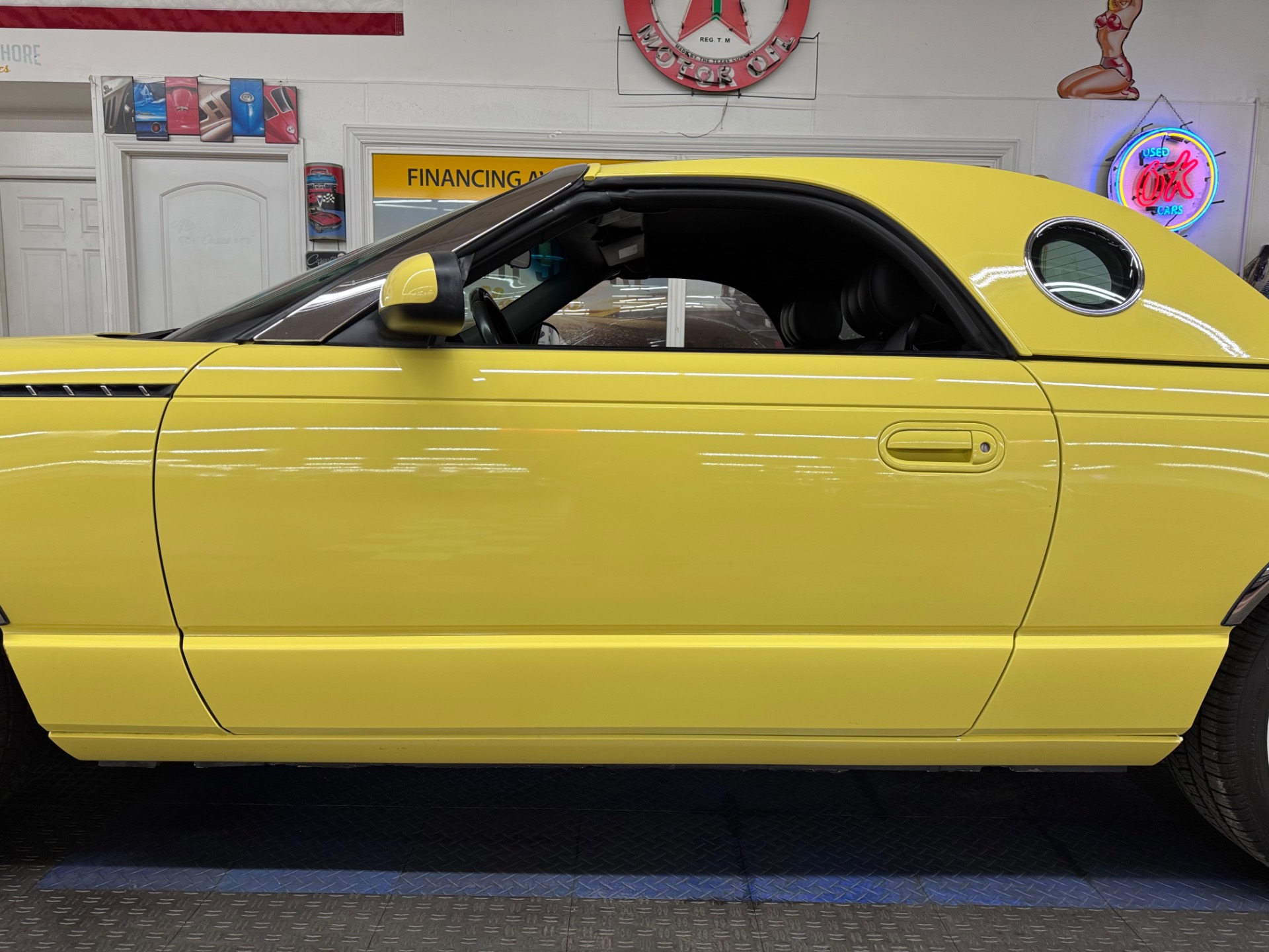 2002 Ford Thunderbird 23