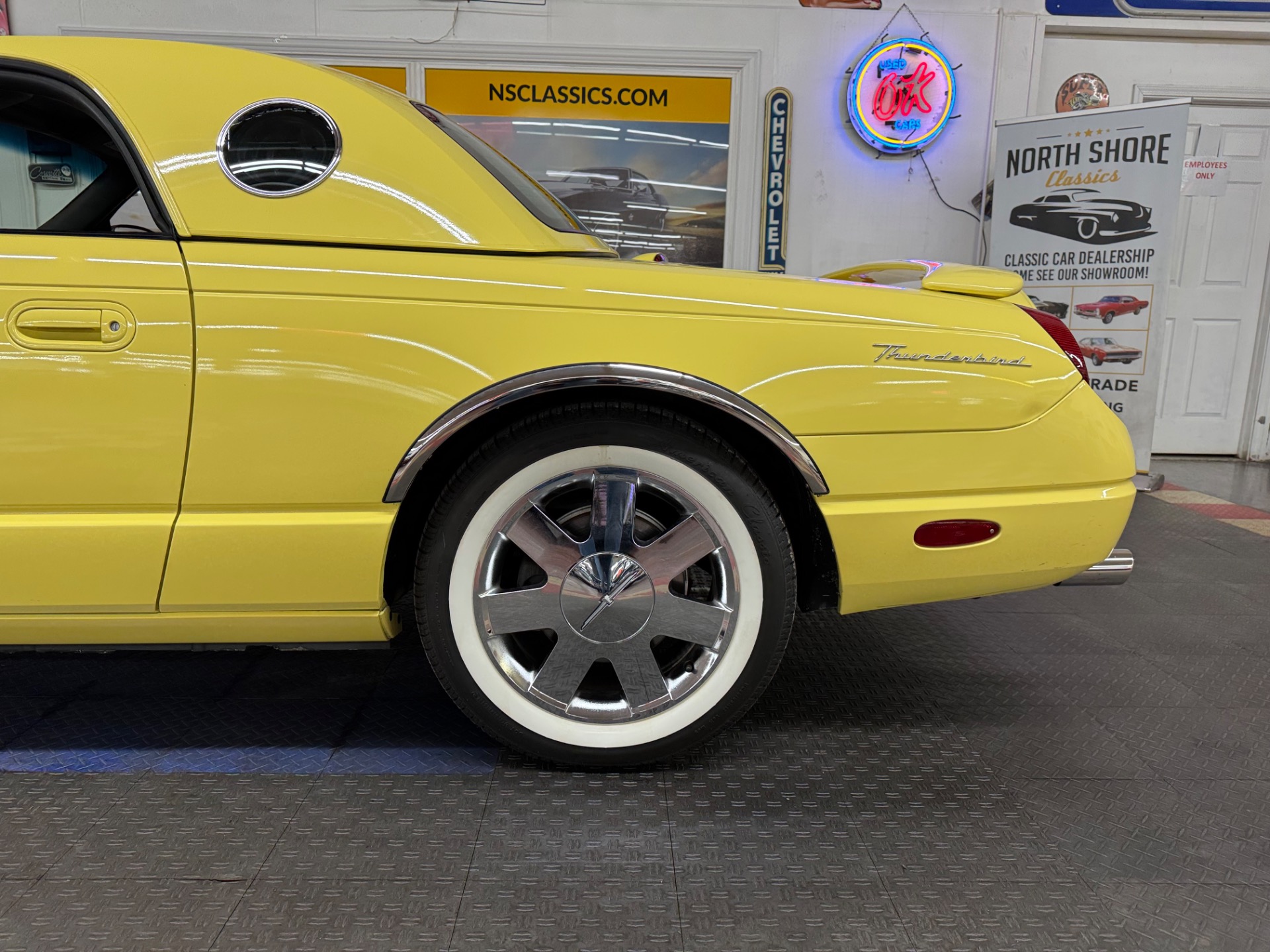 2002 Ford Thunderbird 24