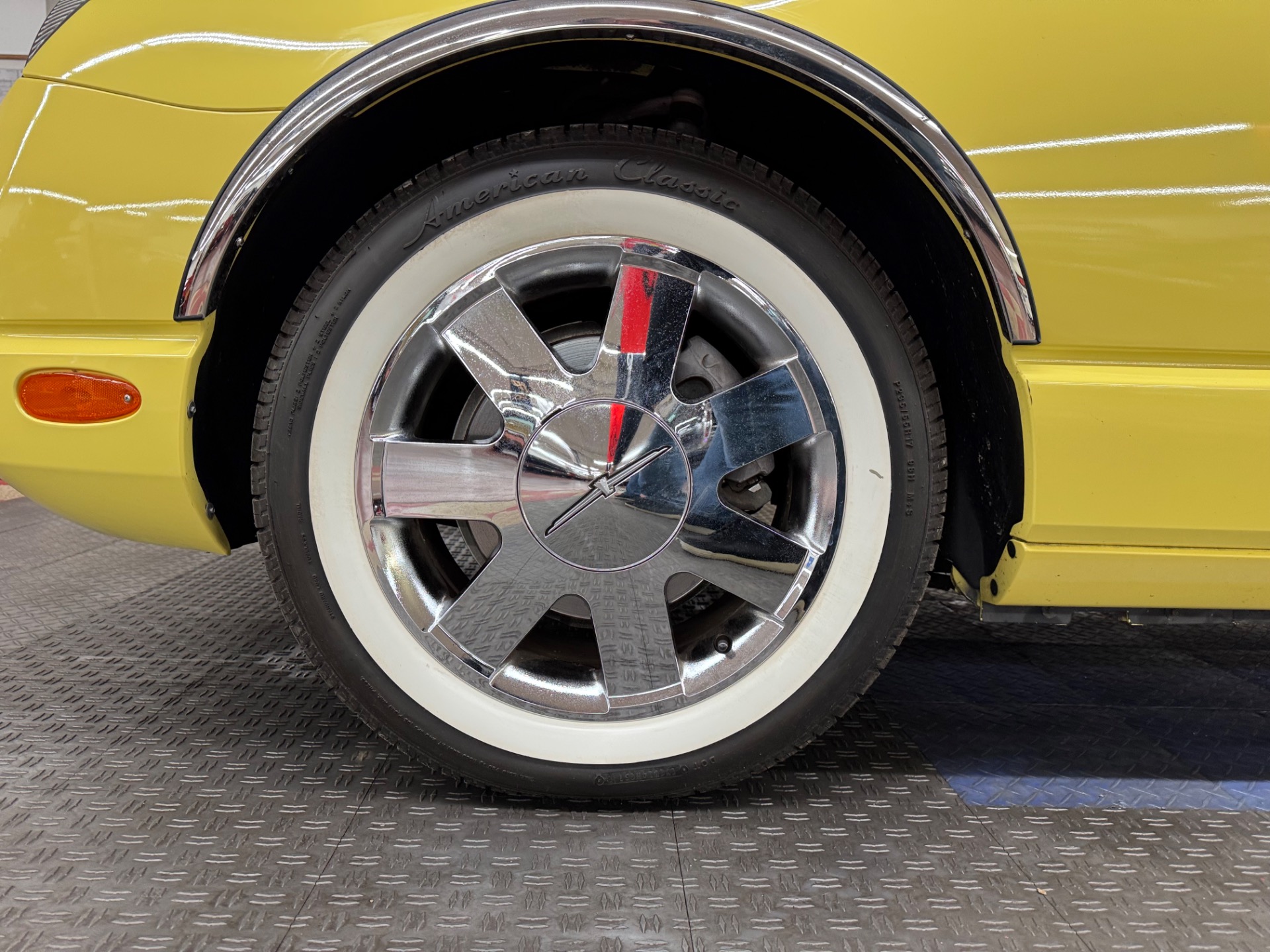 2002 Ford Thunderbird 26