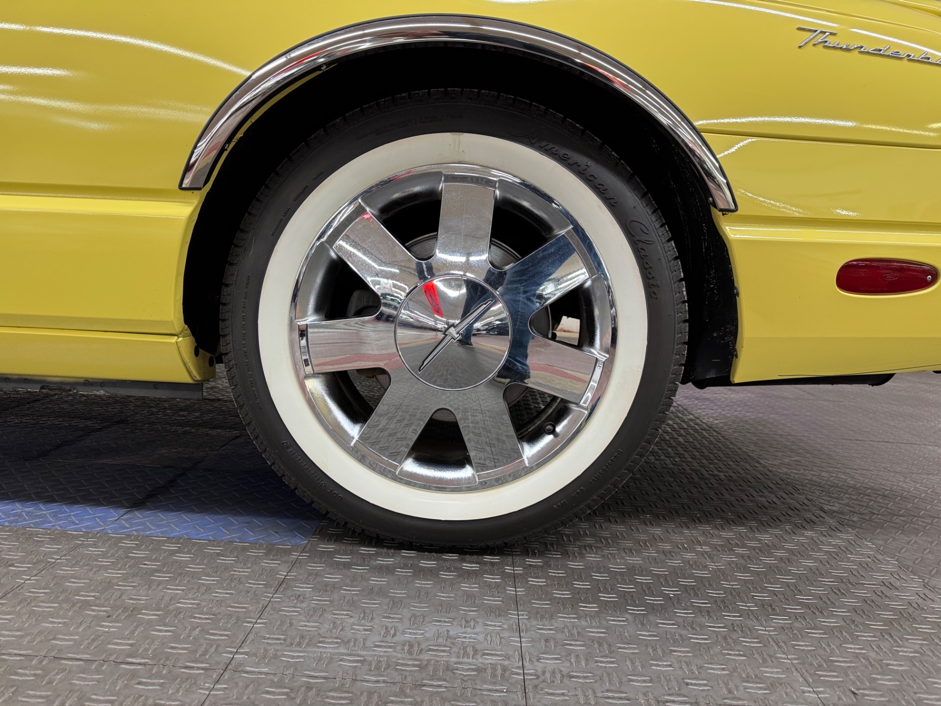 2002 Ford Thunderbird 27