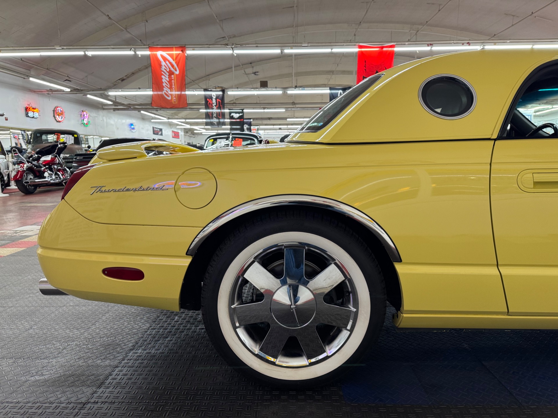 2002 Ford Thunderbird 29