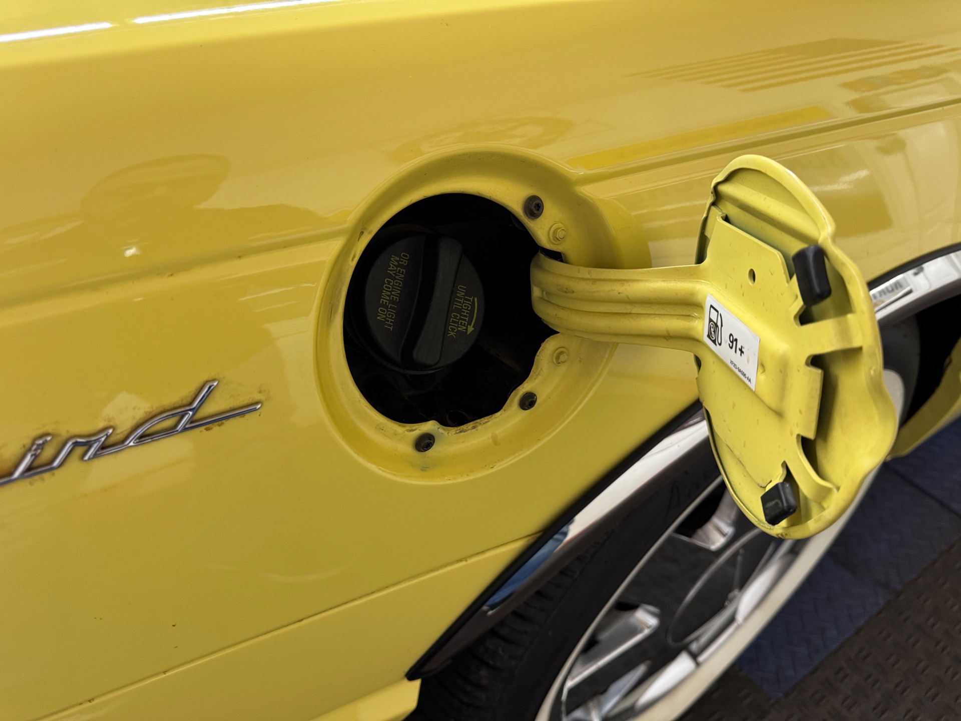 2002 Ford Thunderbird 32