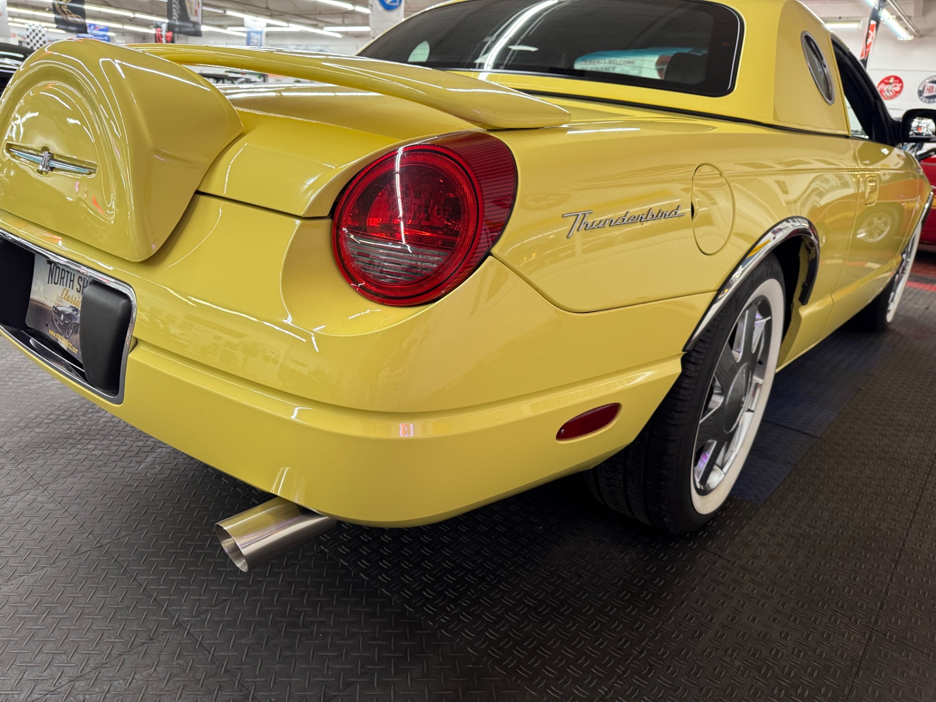 2002 Ford Thunderbird 33