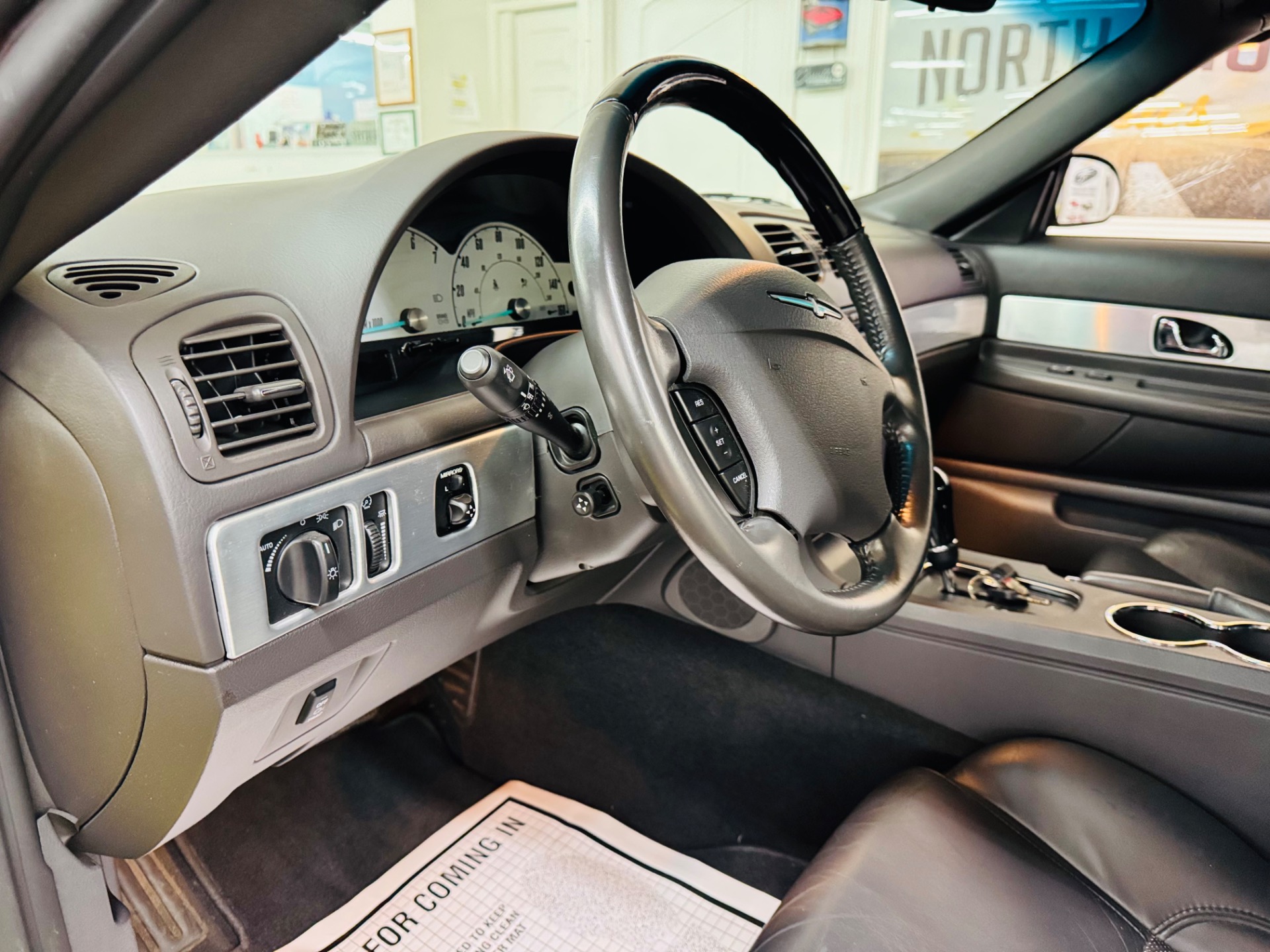 2002 Ford Thunderbird 37
