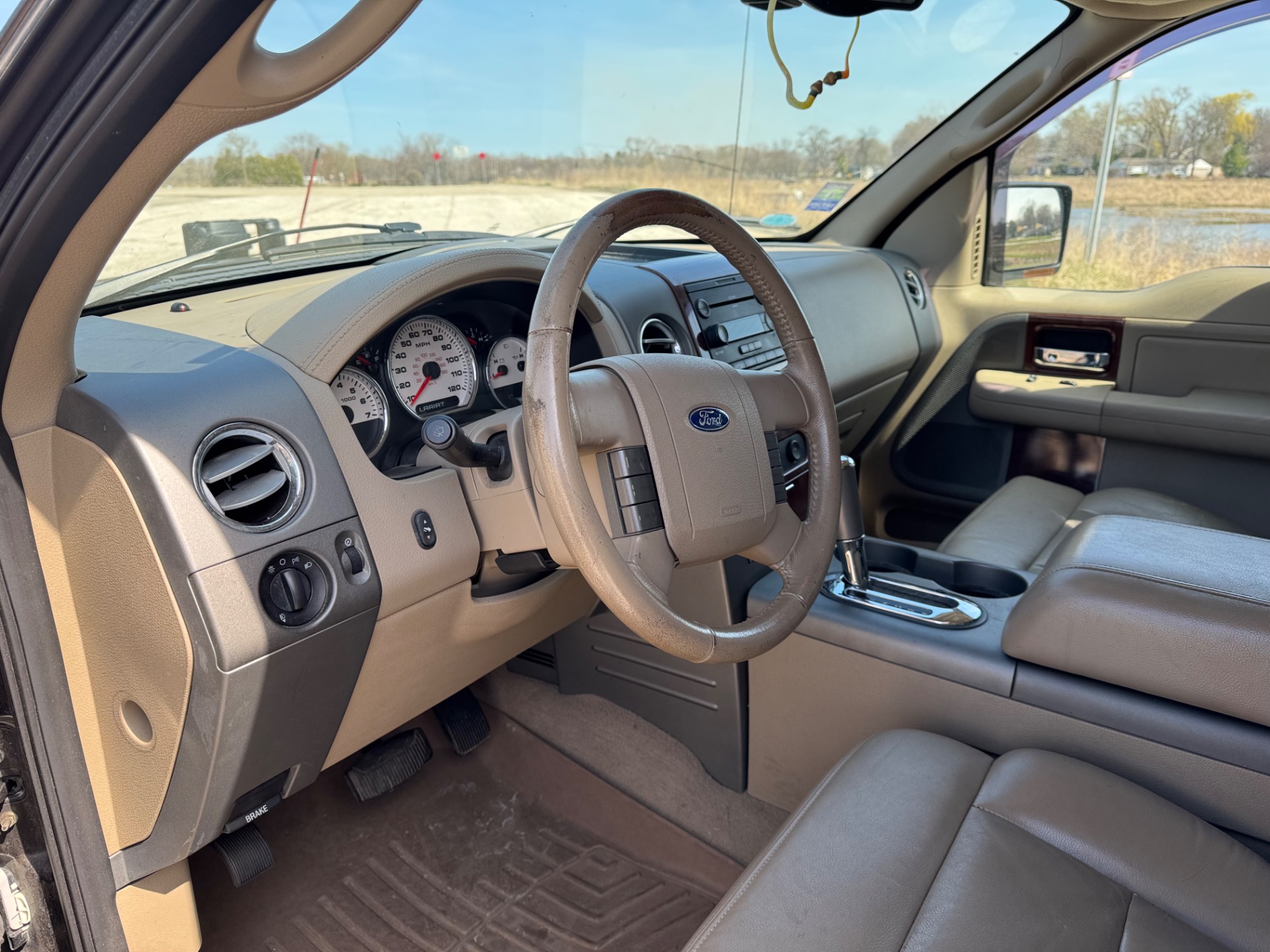2005 Ford F-150 23