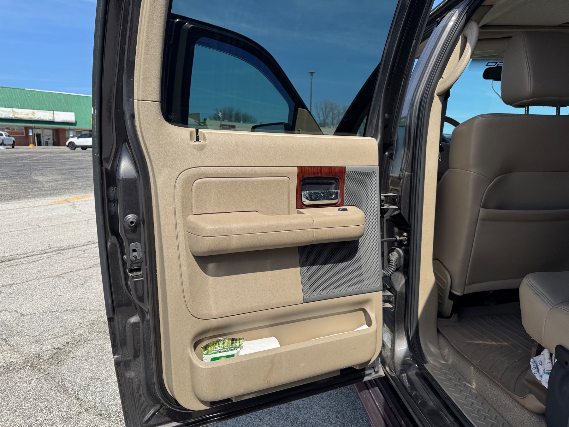 2005 Ford F-150 28