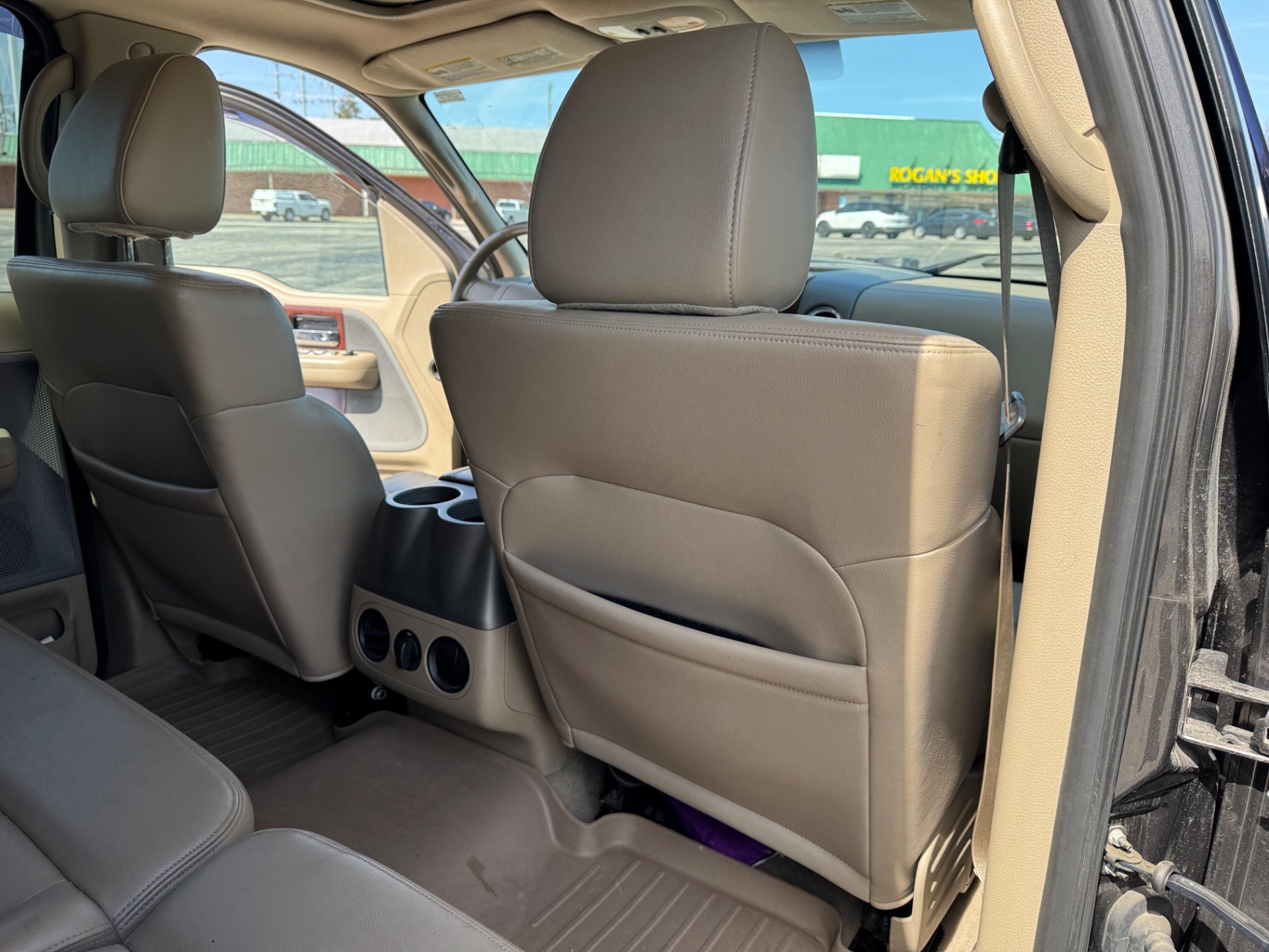 2005 Ford F-150 32