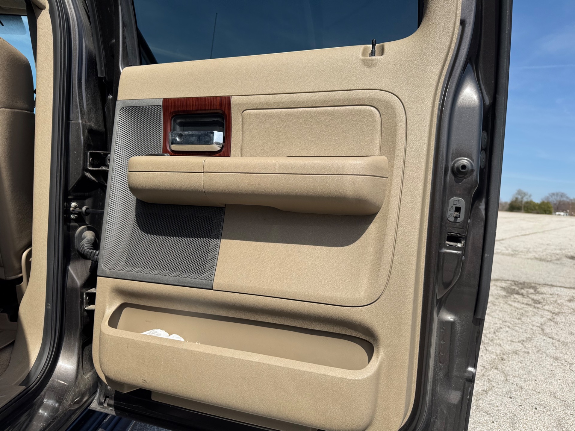 2005 Ford F-150 33