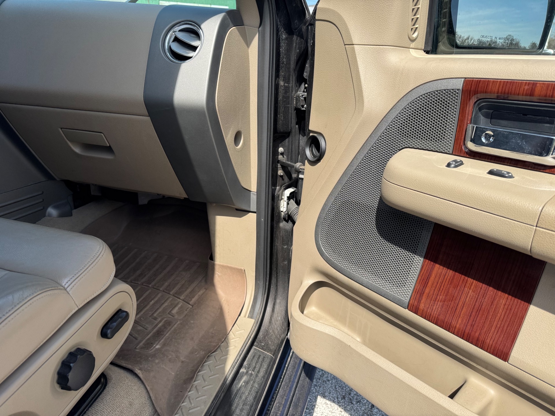 2005 Ford F-150 37