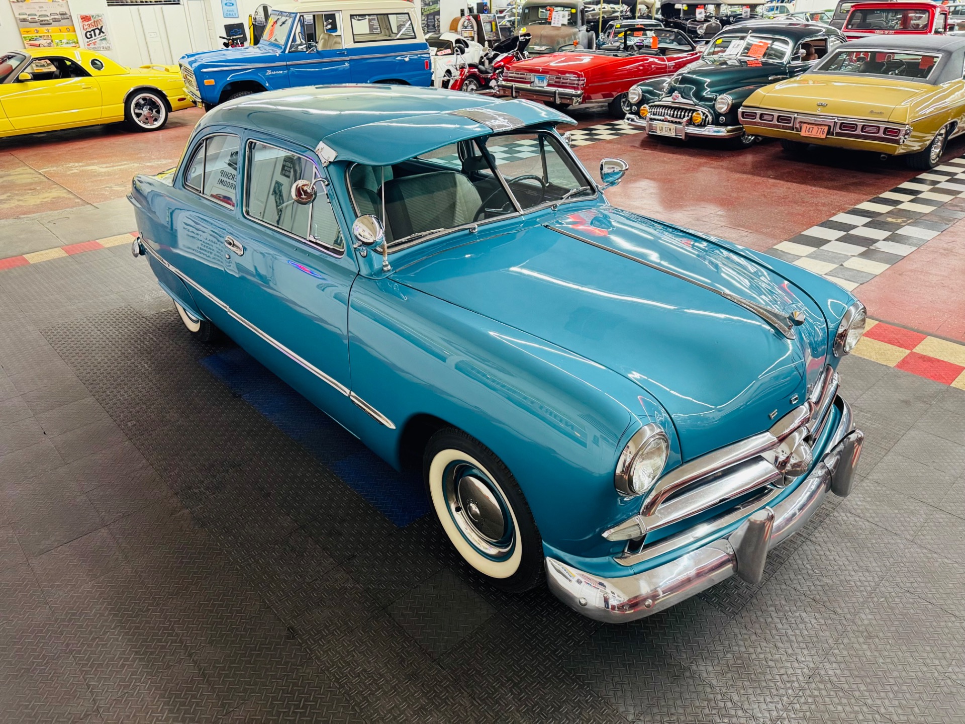1949 FORD CUSTOM 18