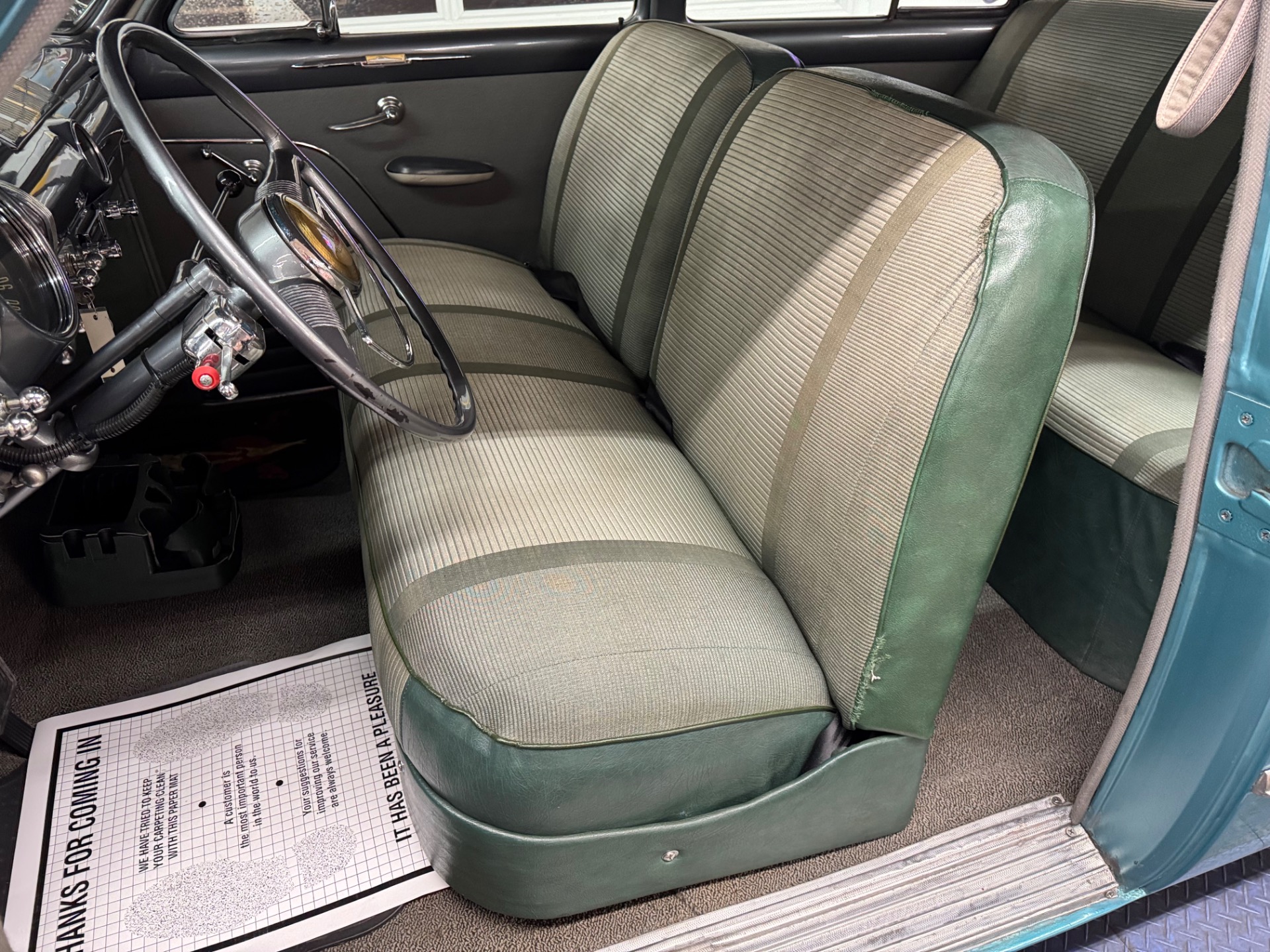 1949 FORD CUSTOM 34