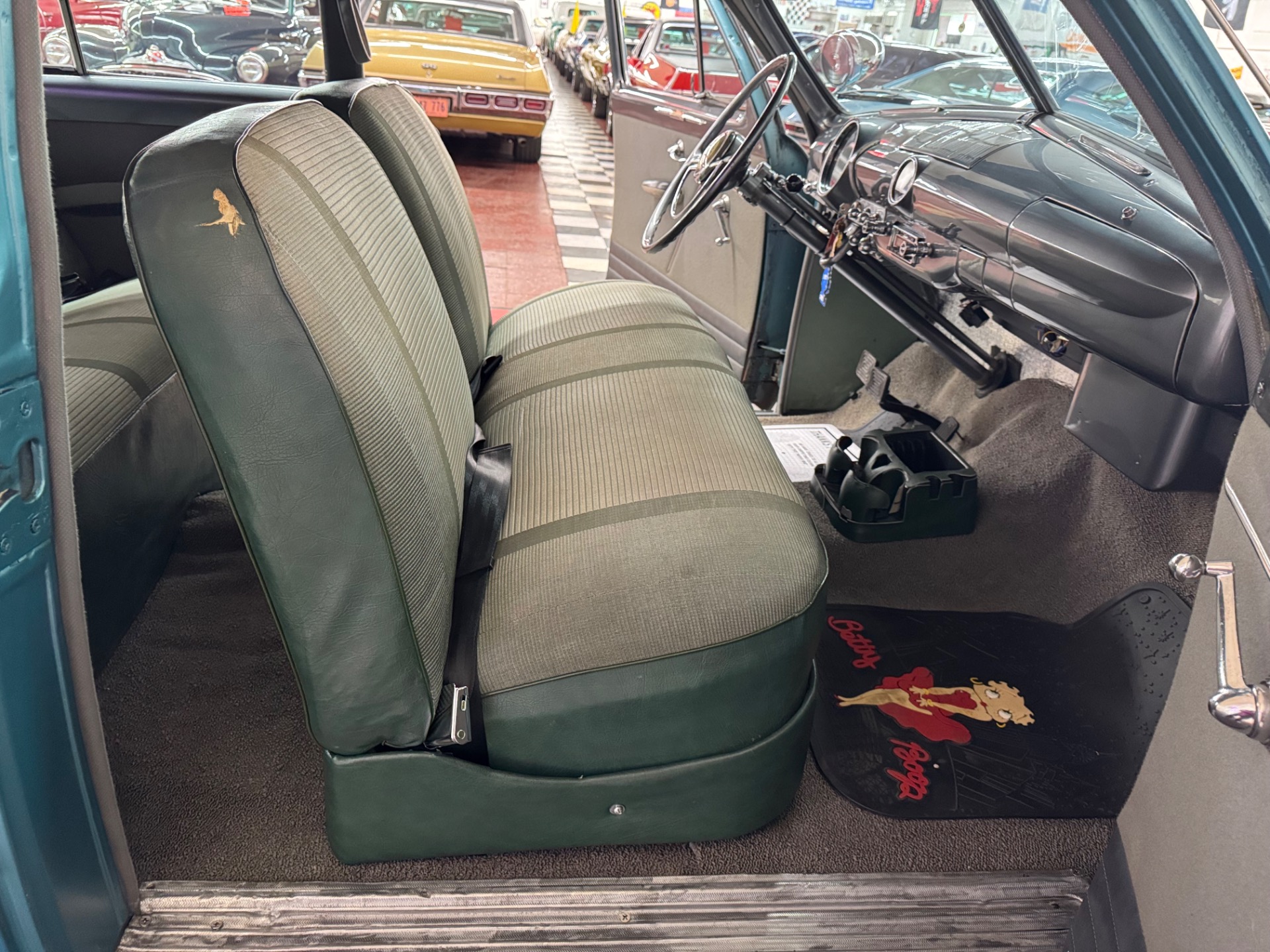 1949 FORD CUSTOM 42