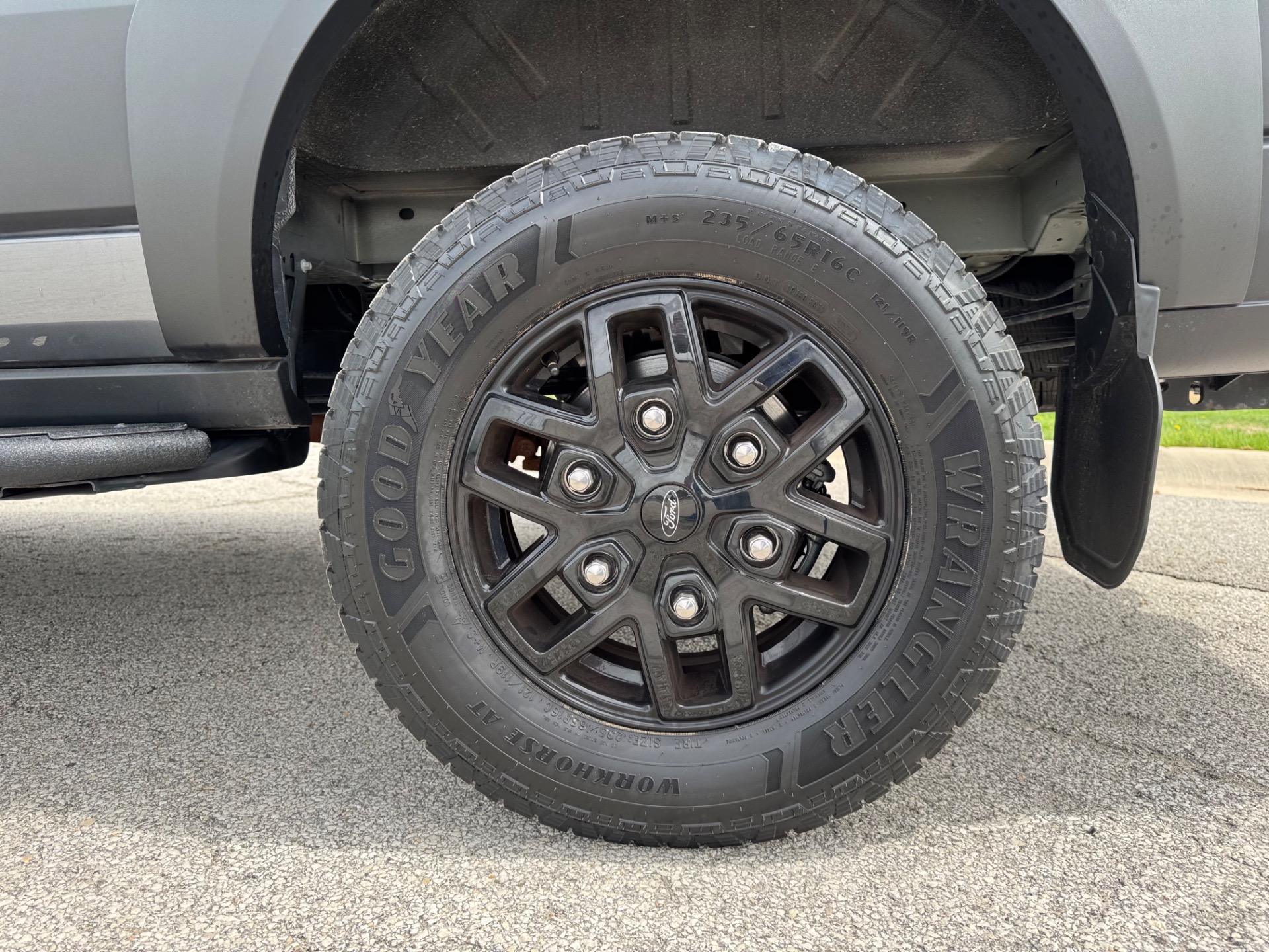 2023 Ford Transit Trail 24
