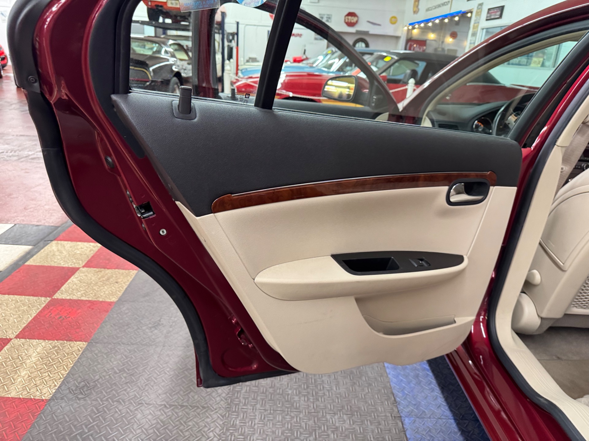 2008 Saturn Aura XR 32