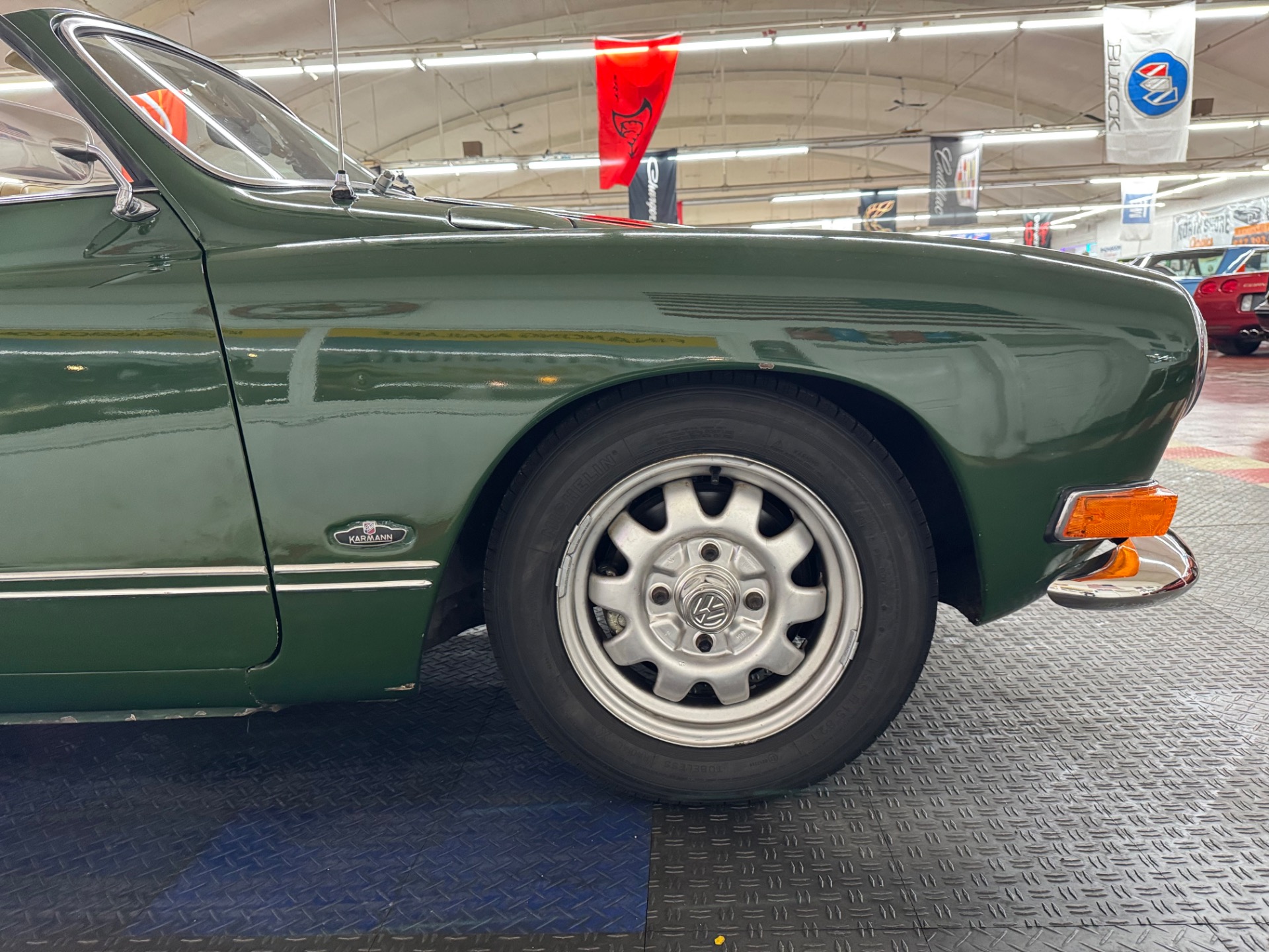 1971 volkswagen Karmann Ghia 26