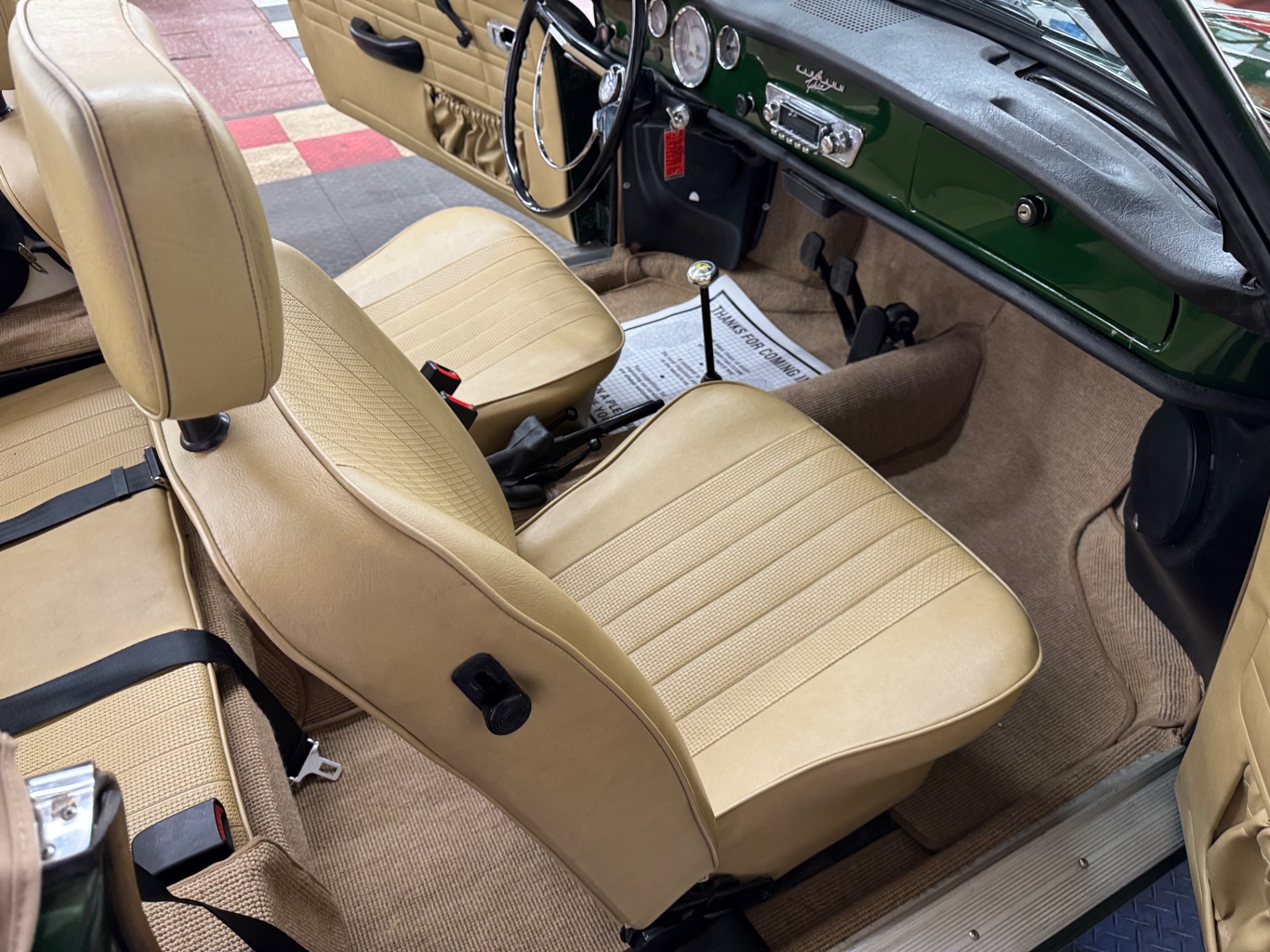 1971 volkswagen Karmann Ghia 36