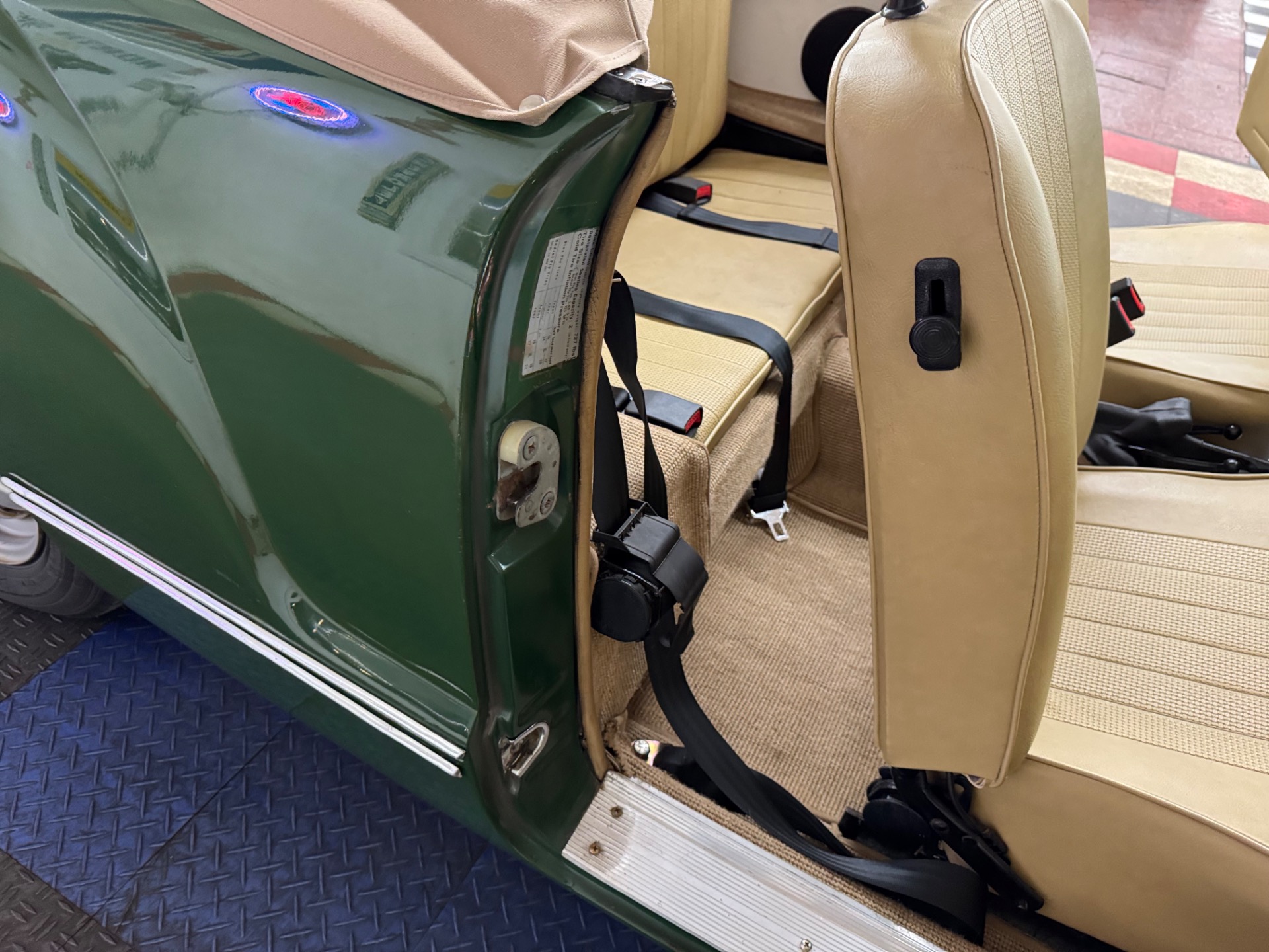 1971 volkswagen Karmann Ghia 40