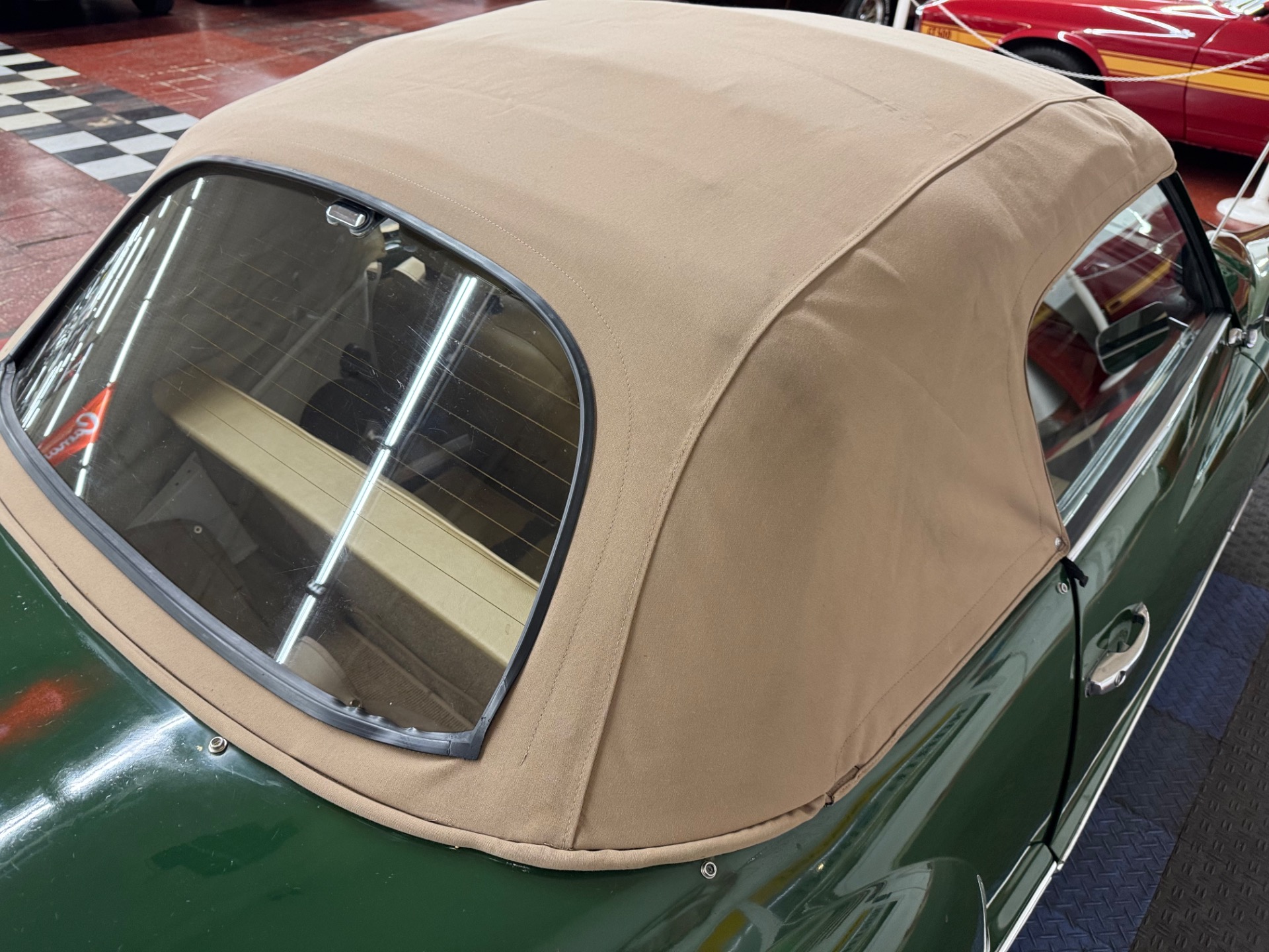 1971 volkswagen Karmann Ghia 7