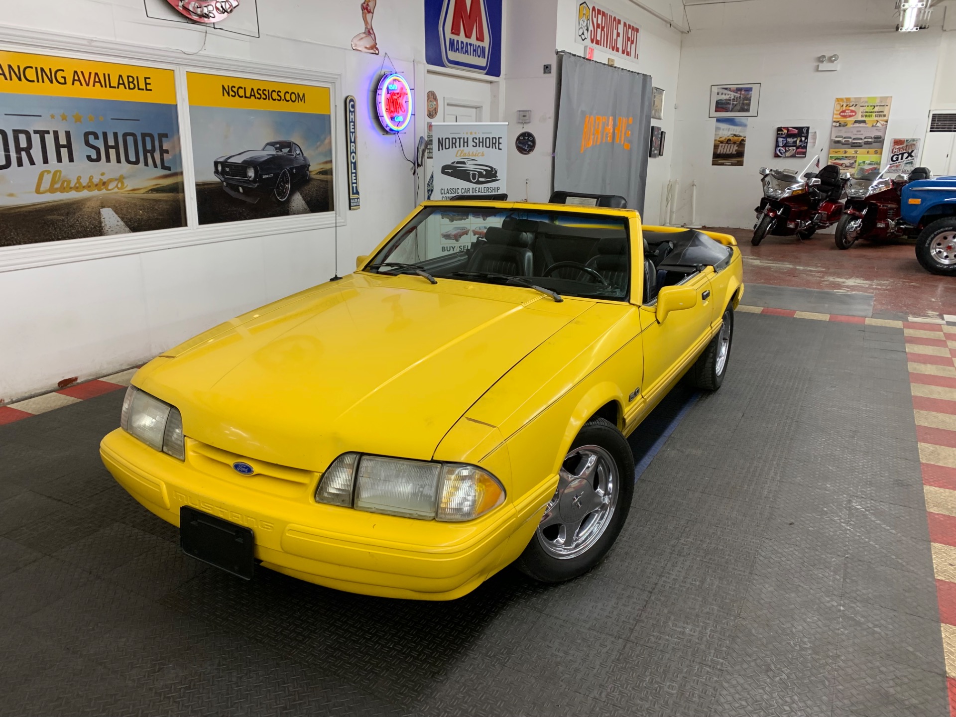 1993 Ford Mustang 1