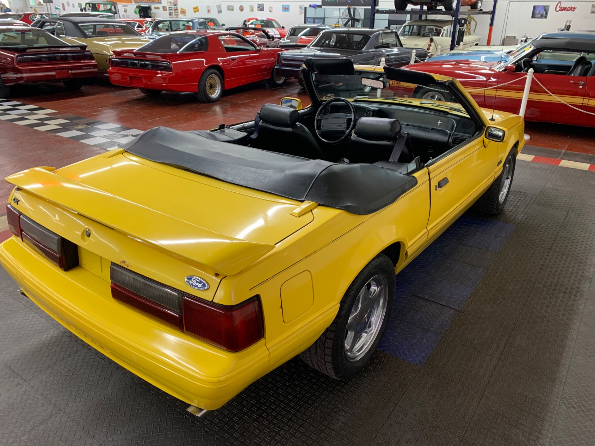 1993 Ford Mustang 10