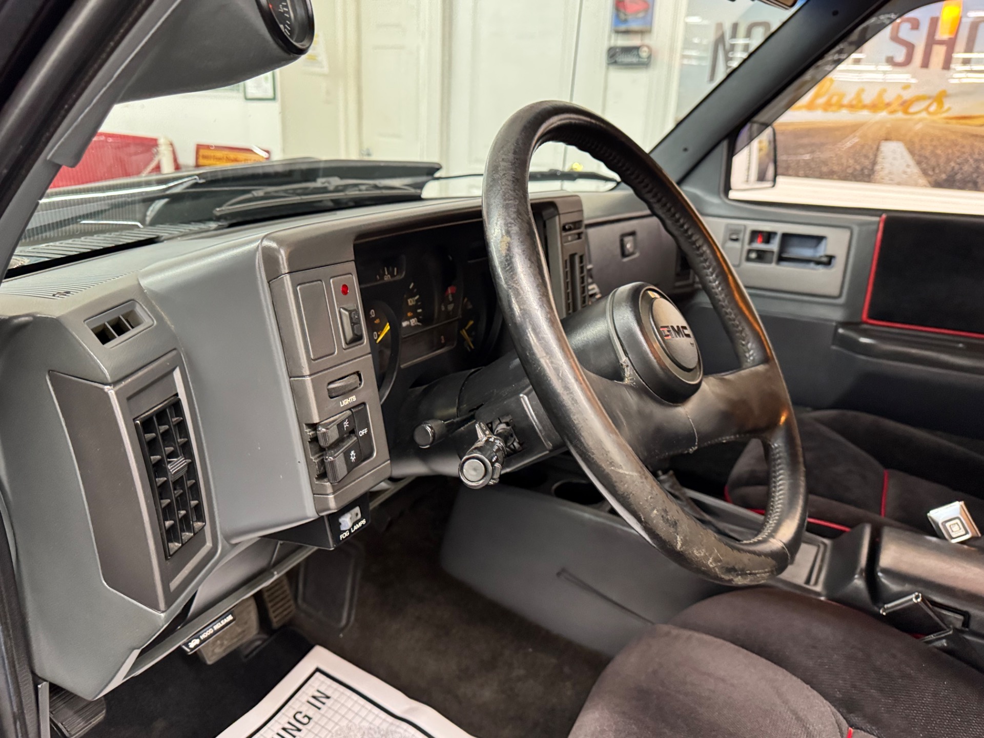 1991 GMC Syclone 37