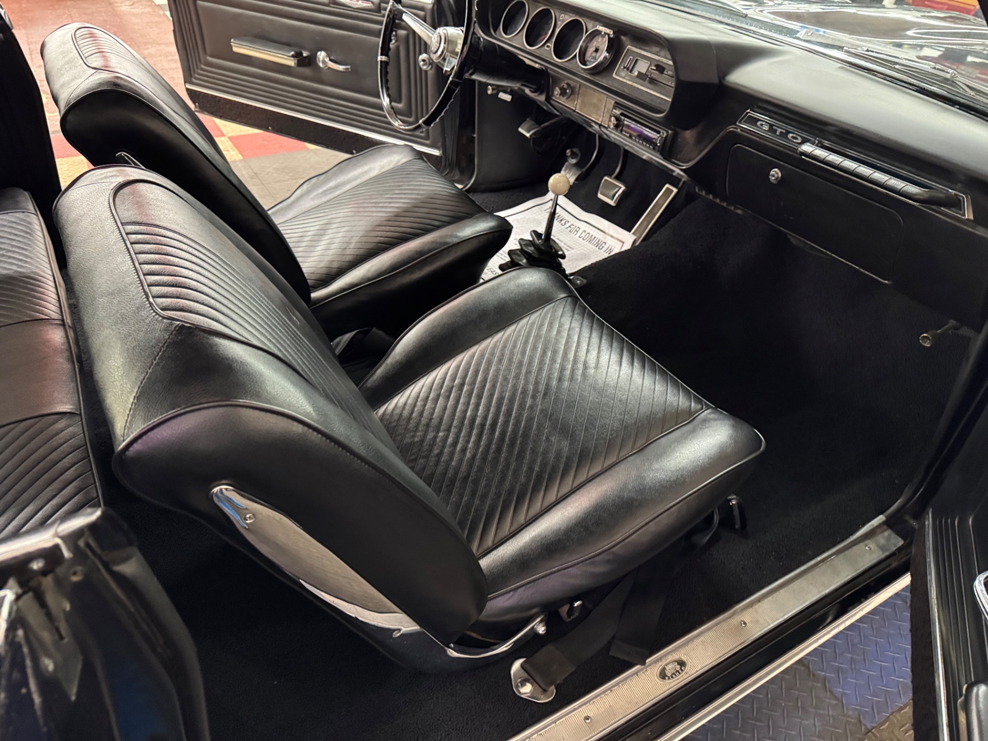 1965 Pontiac GTO 39