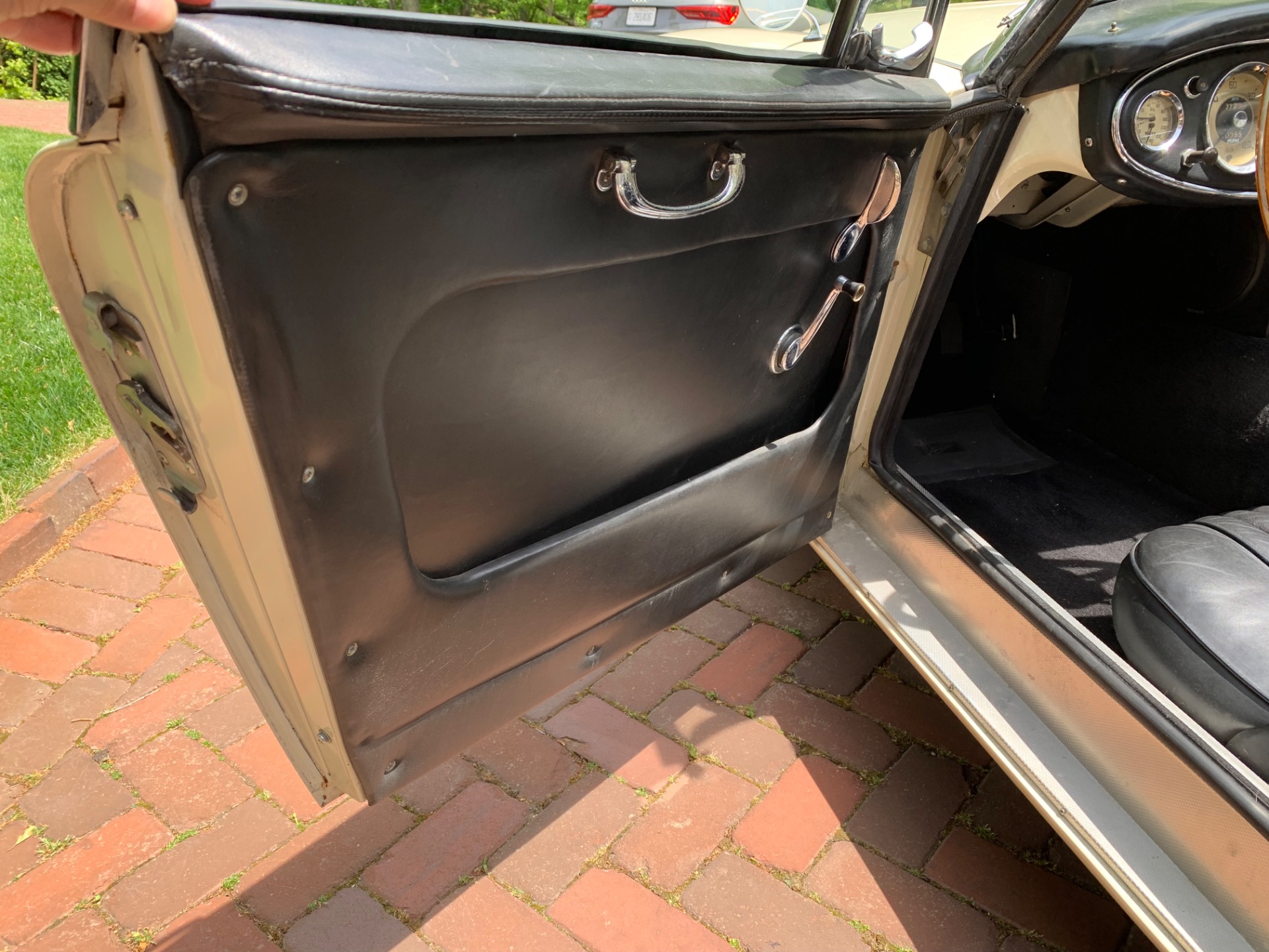 Used 1963 Austin Healey 6CYL-5SPD-CONVT-OLDER RESTORATION- | Mundelein, IL