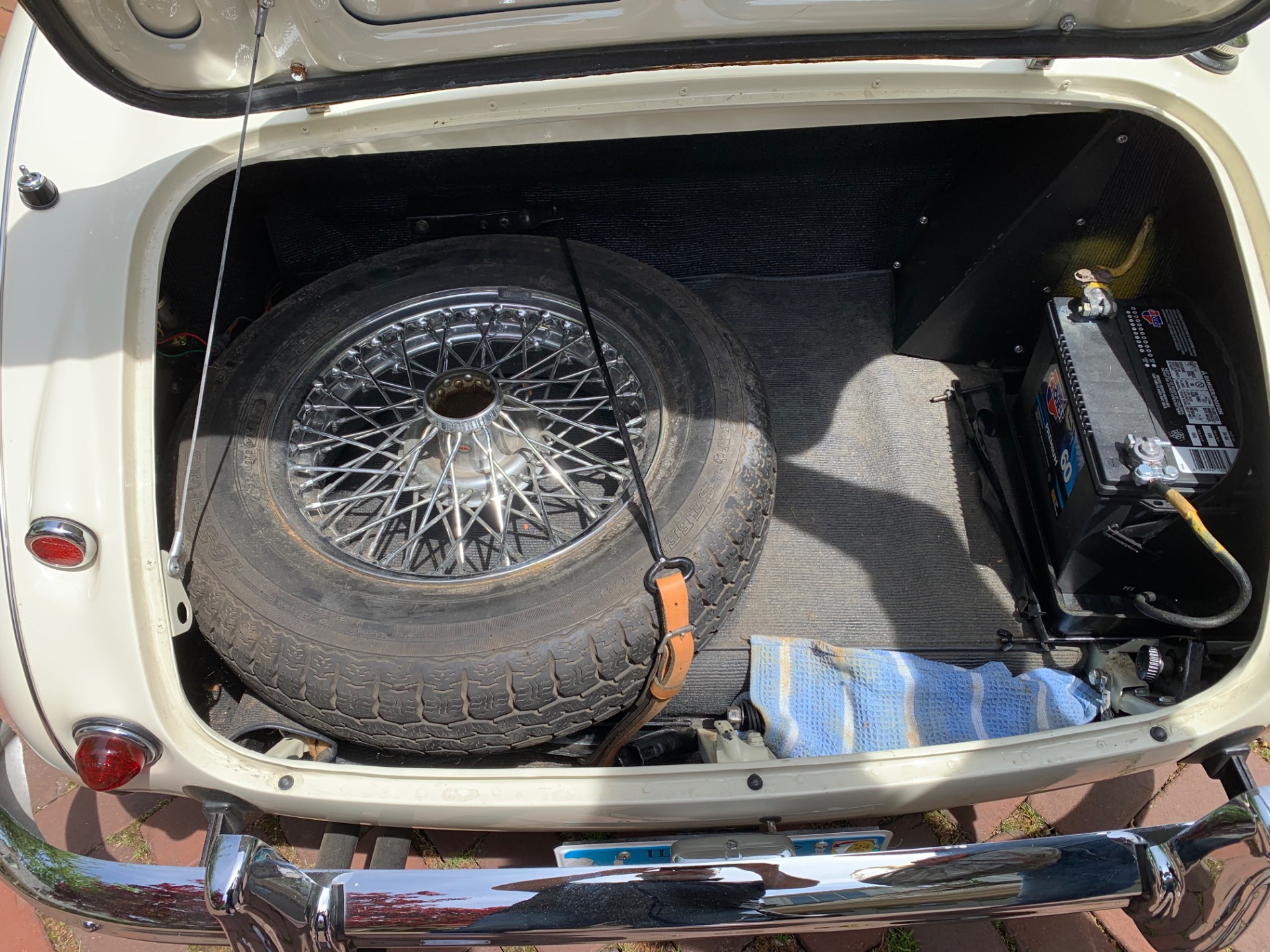 Used 1963 Austin Healey 6CYL-5SPD-CONVT-OLDER RESTORATION- | Mundelein, IL