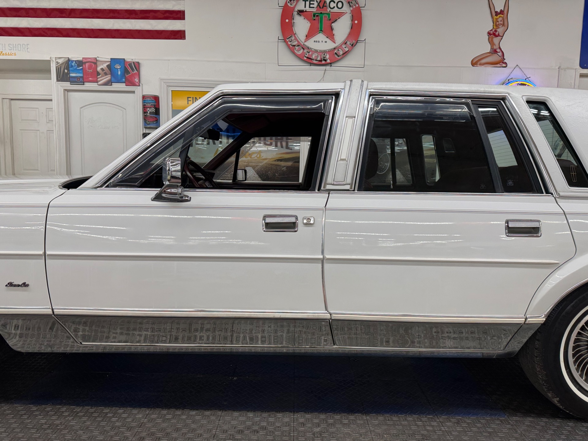 Used 1989 Lincoln Town Car Signature-2330 ACTUAL MILES- 1 OWNER-SEE VIDEO | Mundelein, IL