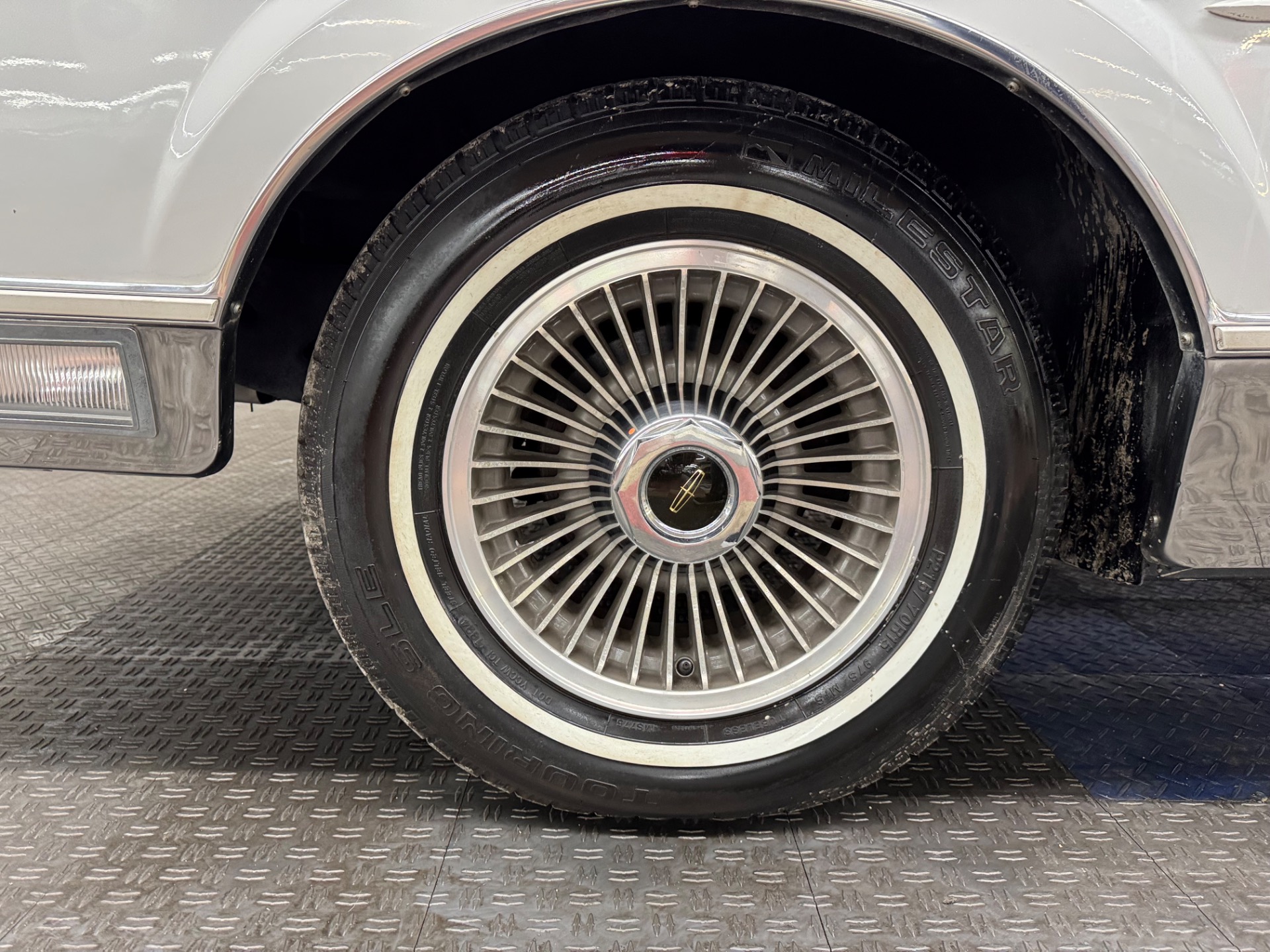 Used 1989 Lincoln Town Car Signature-2330 ACTUAL MILES- 1 OWNER-SEE VIDEO | Mundelein, IL