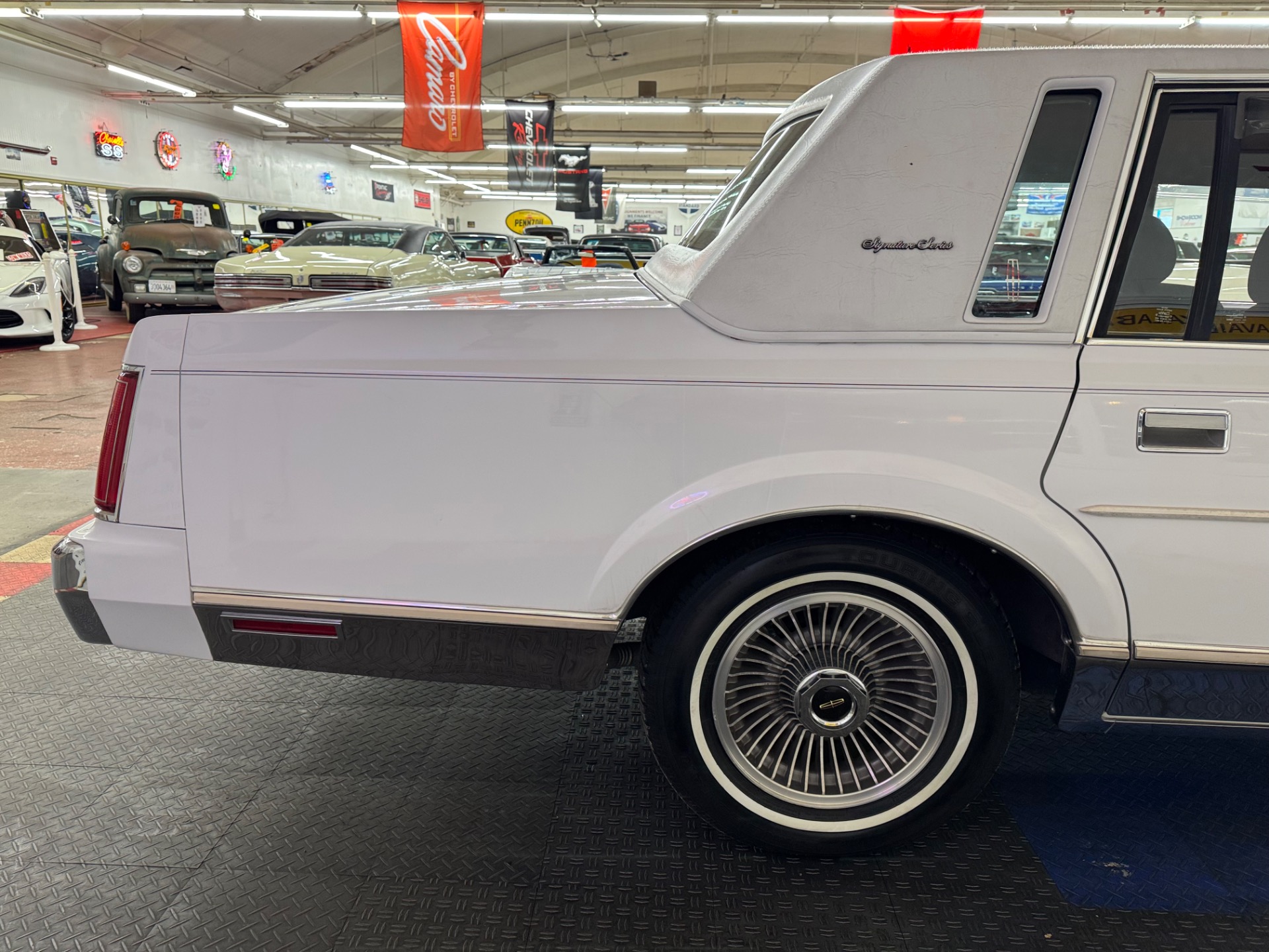 Used 1989 Lincoln Town Car Signature-2330 ACTUAL MILES- 1 OWNER-SEE VIDEO | Mundelein, IL