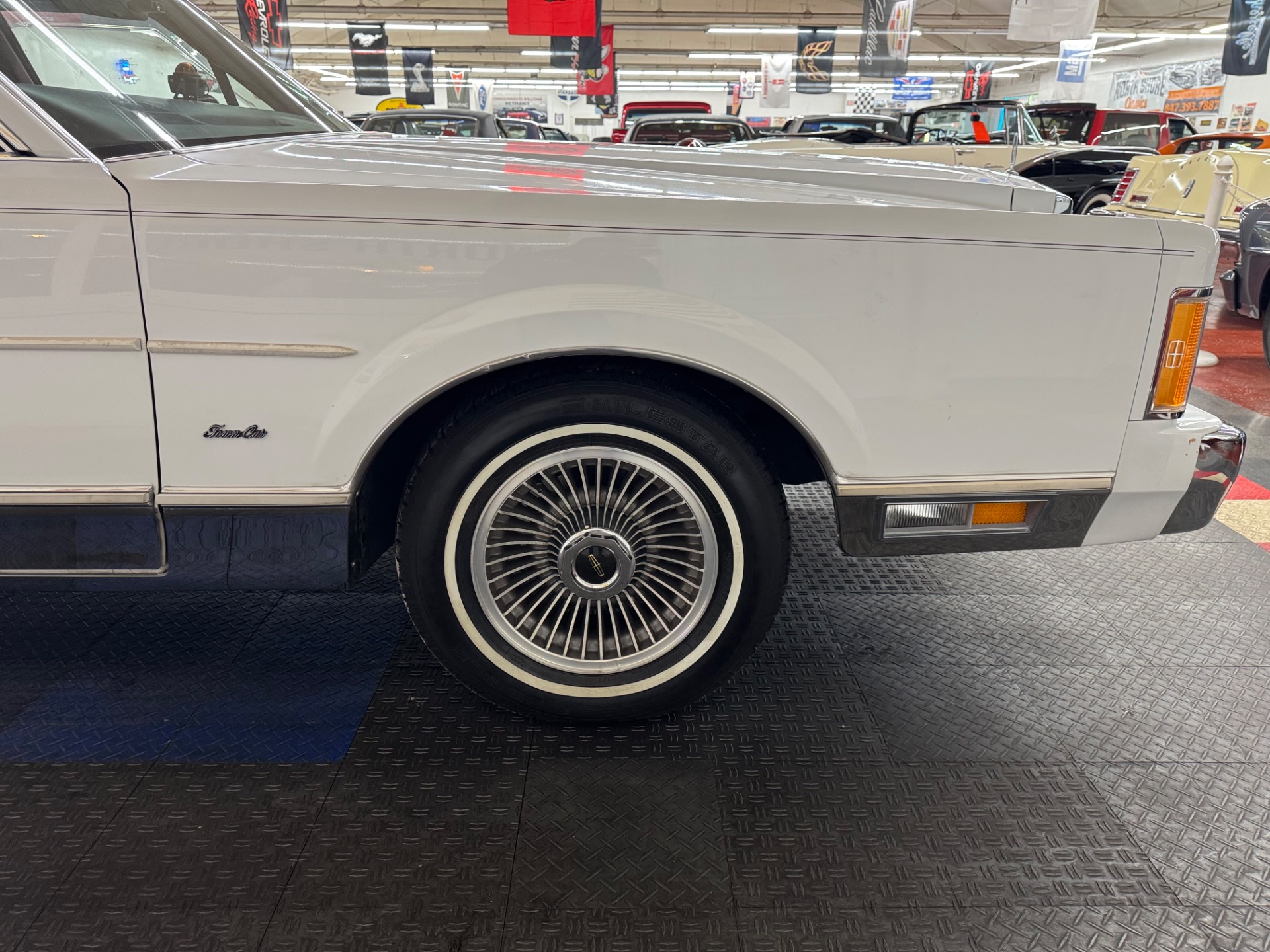 Used 1989 Lincoln Town Car Signature-2330 ACTUAL MILES- 1 OWNER-SEE VIDEO | Mundelein, IL