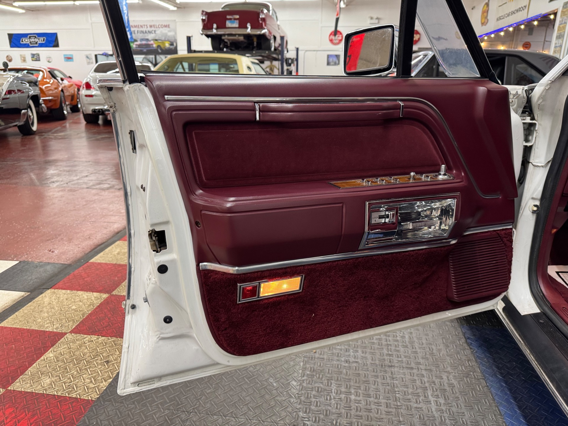 Used 1989 Lincoln Town Car Signature-2330 ACTUAL MILES- 1 OWNER-SEE VIDEO | Mundelein, IL